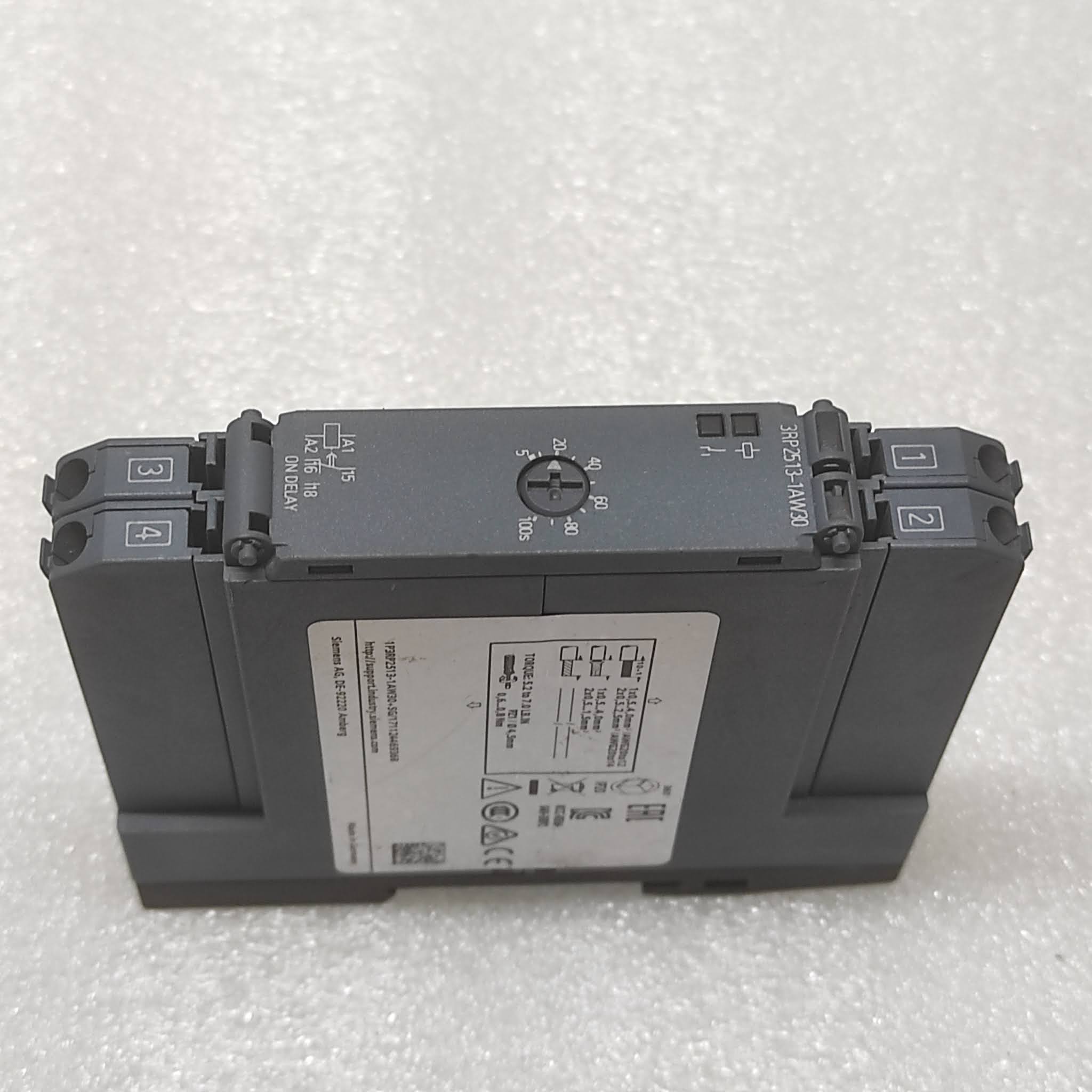 SIEMENS 3RP2513-1AW30 TIME RELAY 12-240V AC/DC