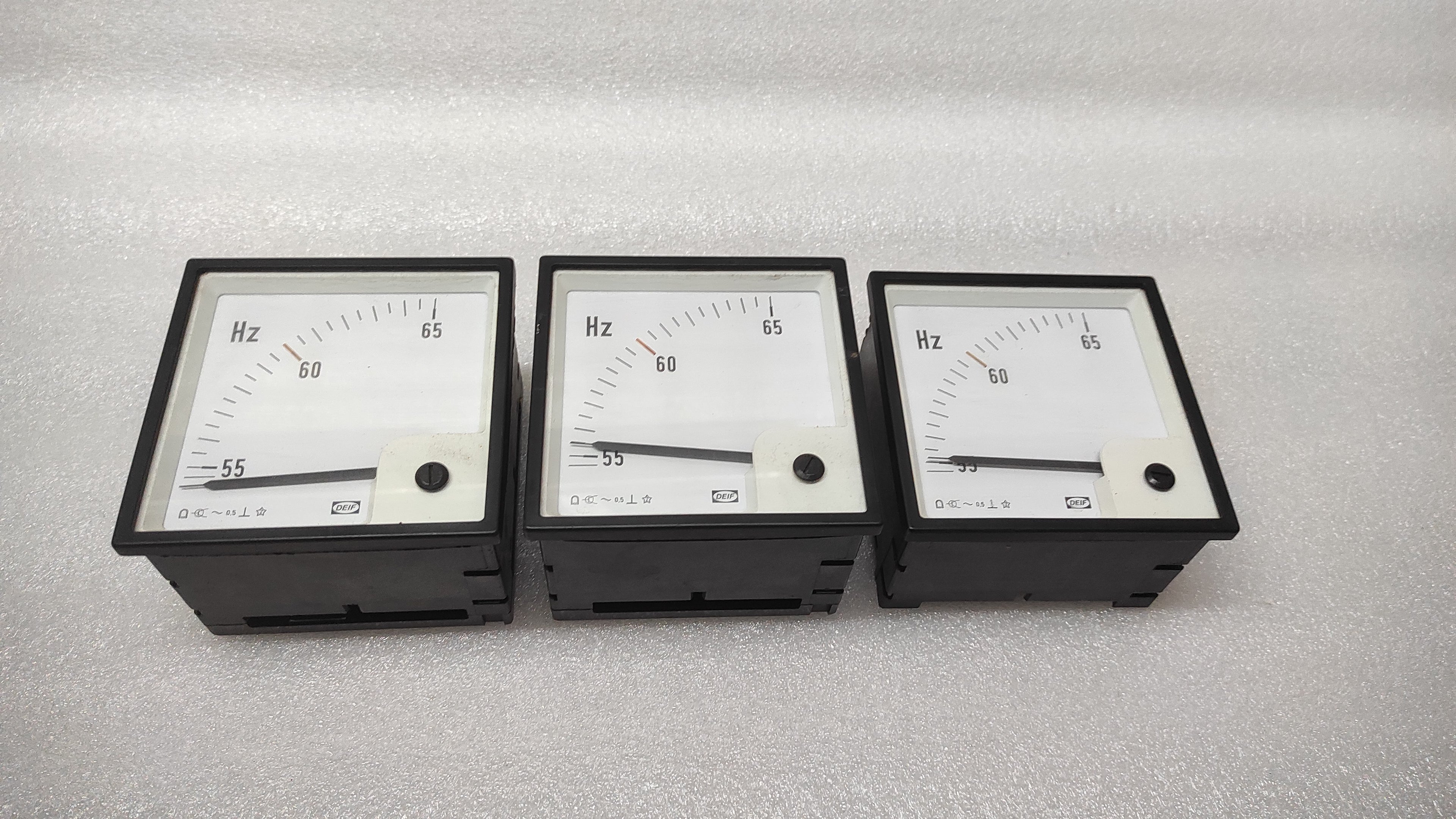 DEIF FQ96-X FREQUENCY METER 110V 100012900/70