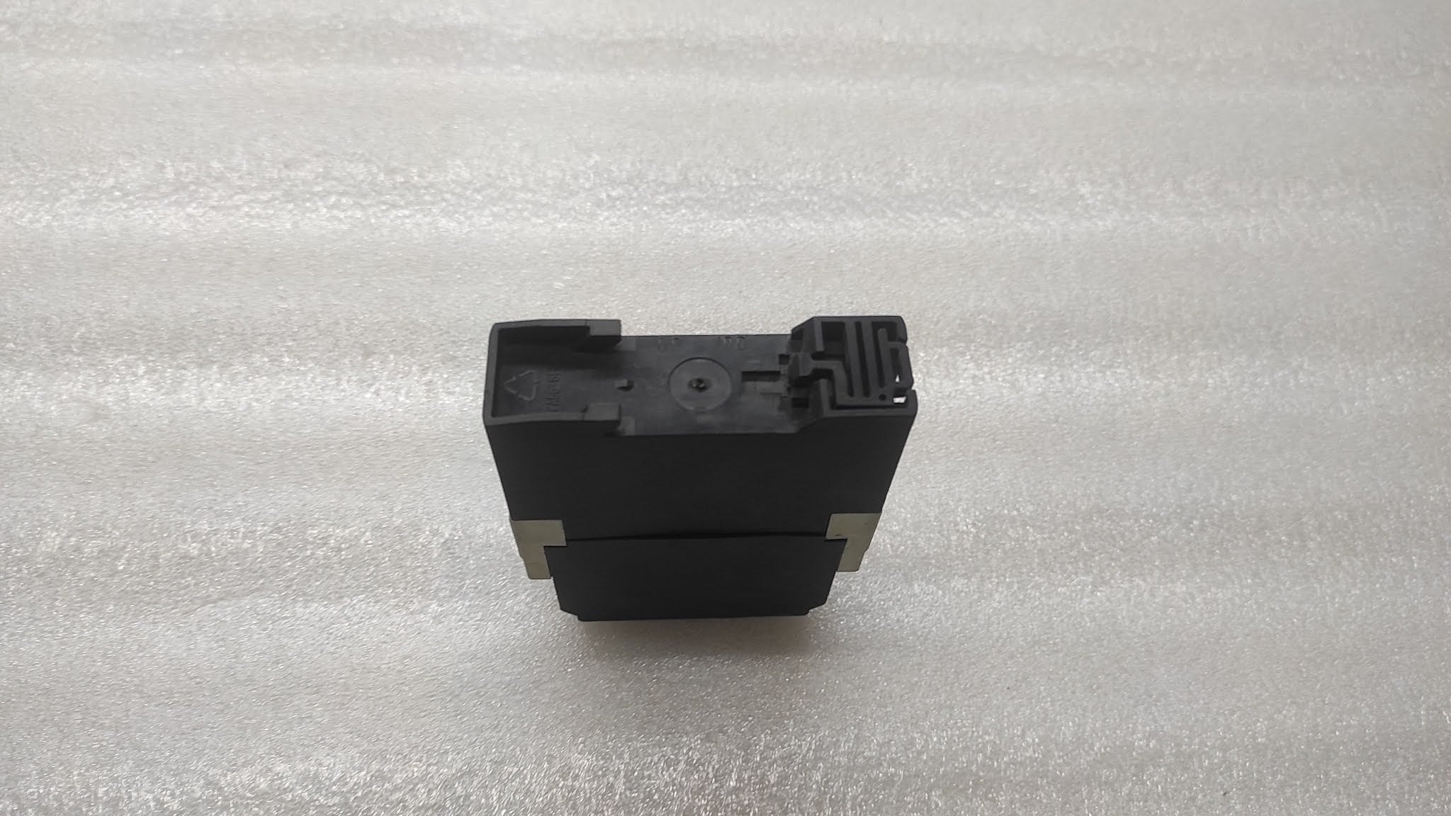 TELEMECANIQUE RE4 RM11BU TIME DELAY  RELAY 09969 110-240V/24V/42-48V  0.05S-300H