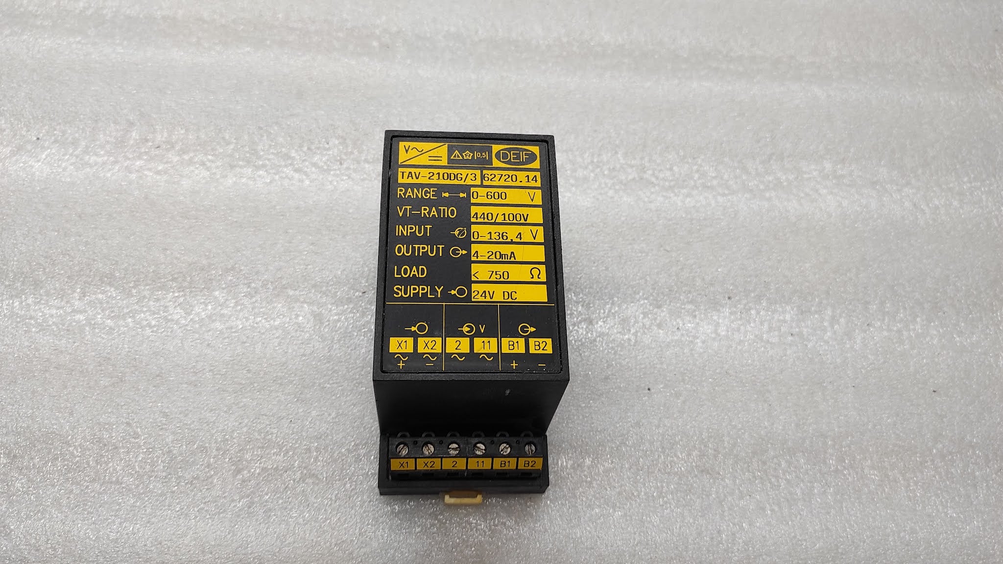 DEIF TAV-210DG/3 TRANSDUCER 0-600V 24VDC VT  RATIO 440/100V