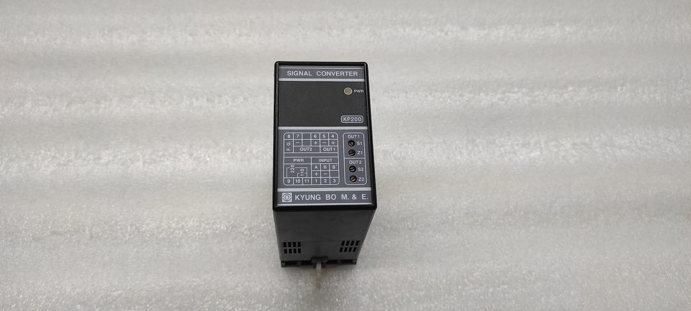 KYUNG KP200-52P-52-52 SIGNAL CONVERTER 110/220VAC