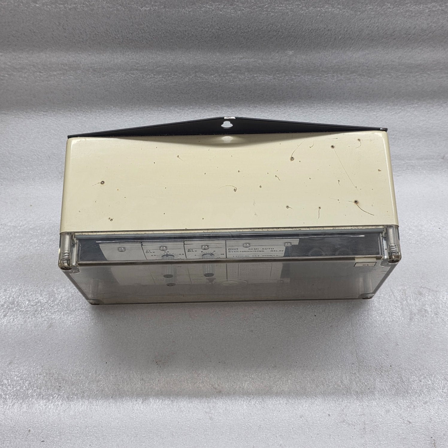 DEIF  SEMI-AUTO SYNCHRONISING RELAY