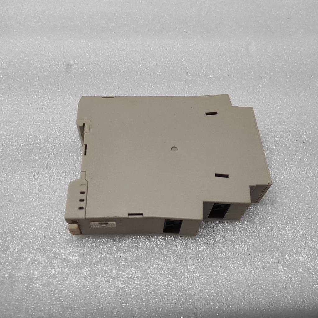 OMRON H3DE-S1 MULTIFUNCTION TIME DELAY RELAY 24-230VAC/DC