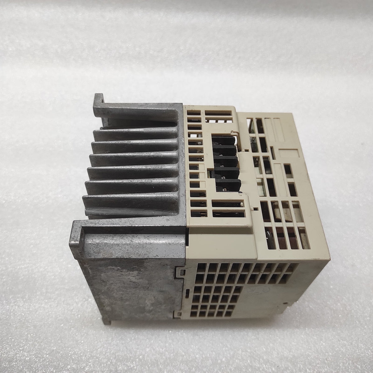 OMRON SYSDRIVE 3G3EV-AB007MA-CUE INVERTER