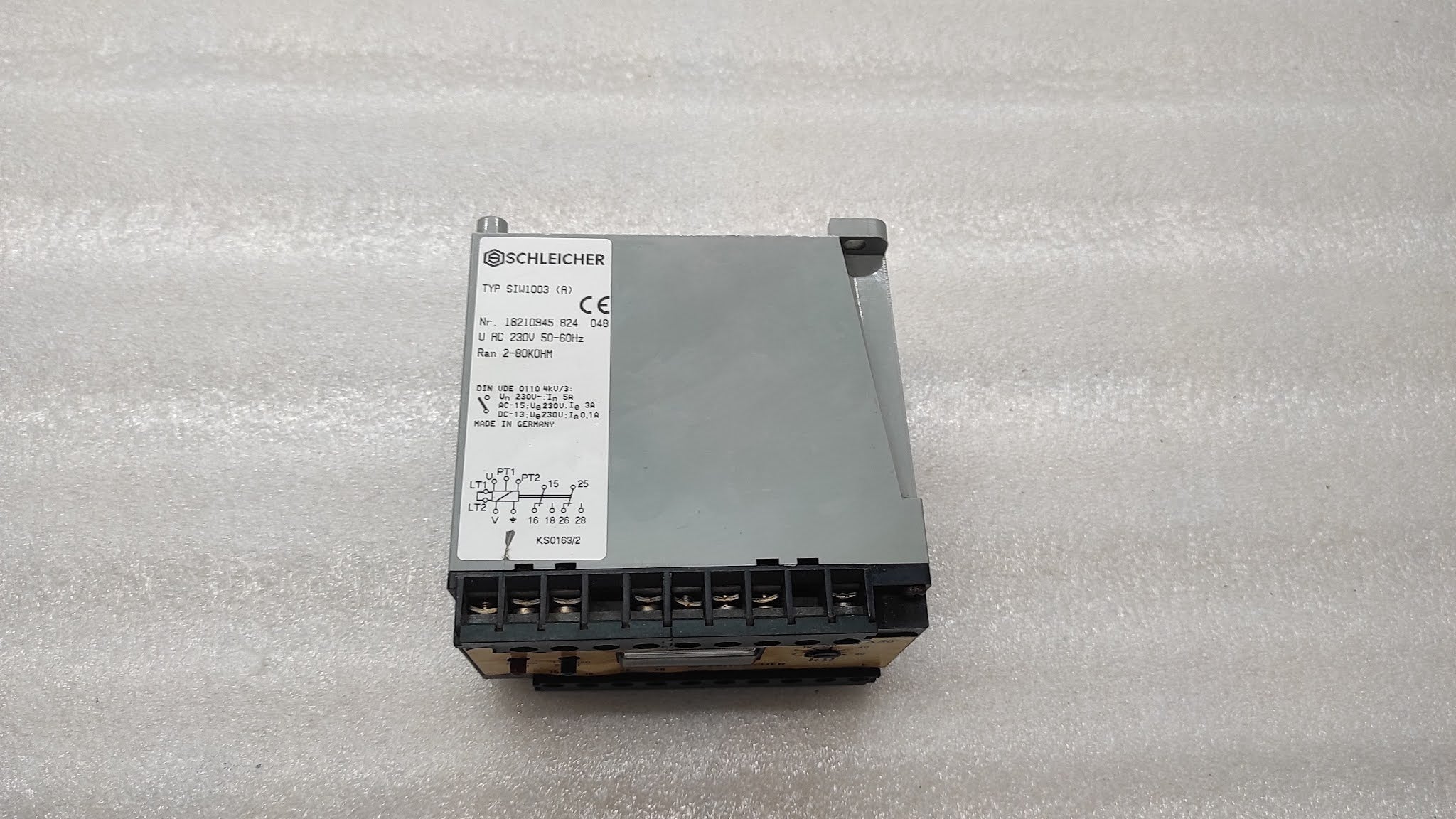 SCHLEICHER SIW1003 LINE MONITORING RELAY 18210945-824-048 230VAC  0-80K ohm
