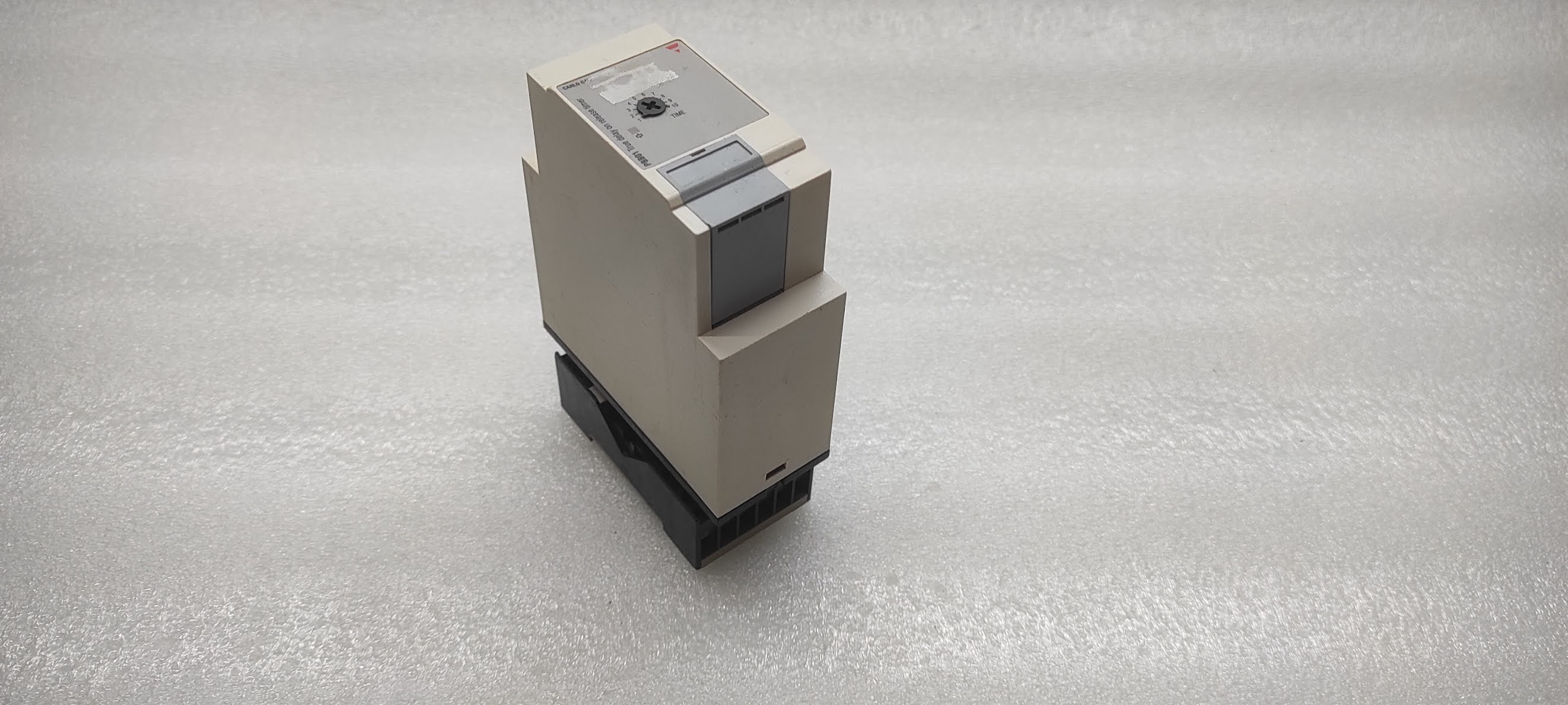 CARLO GAVAZZI PBB01DM24 TRUE DELAY  ON RELEASE TIMER 24-240VAC/DC