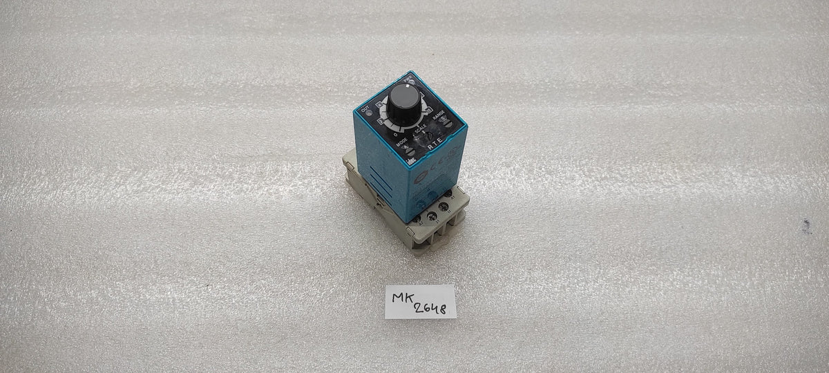 IDEC RTE-P1AD24 ELECTRONIC TIMER 24VAC-DC