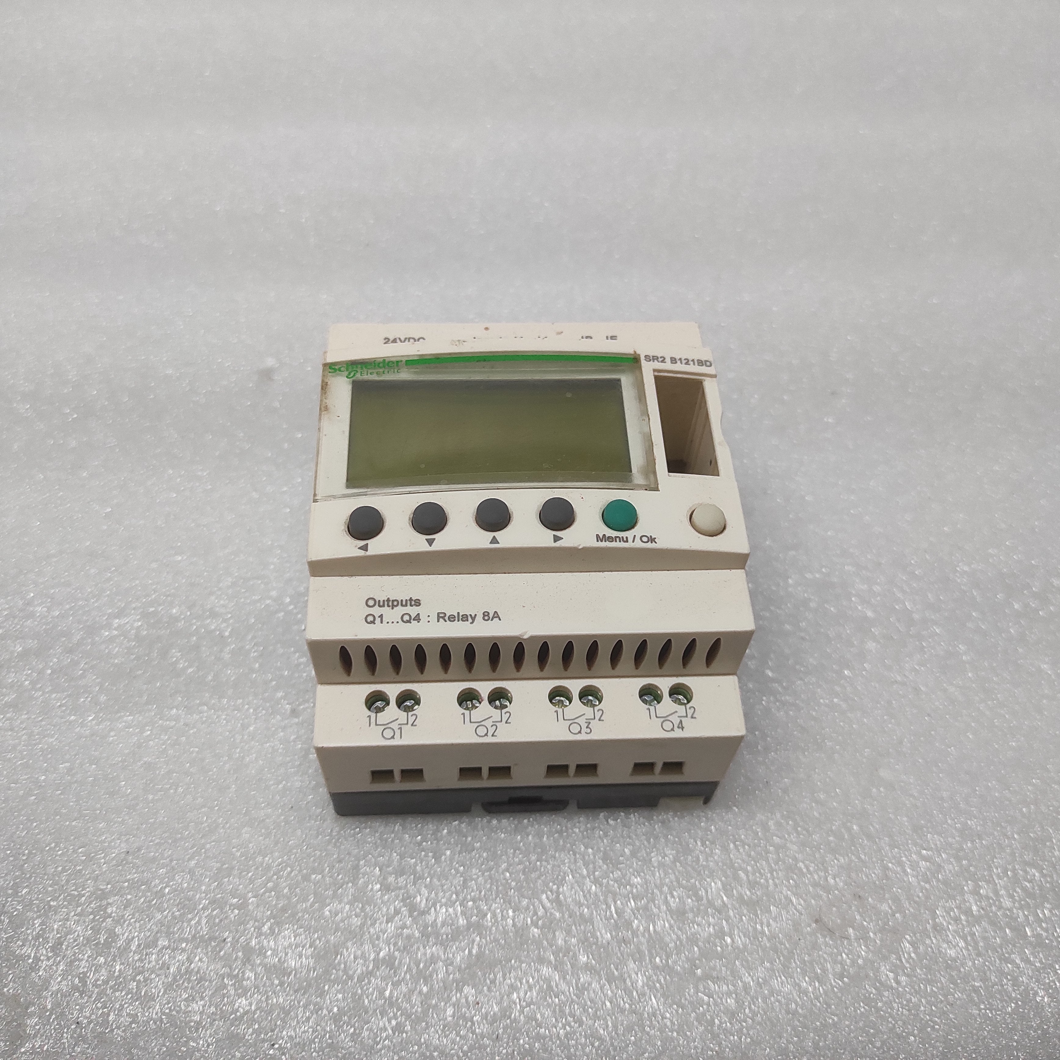 SE ZELIO SR2 B121BD ZELIO LOGIC RELAY 88960041 24VDC