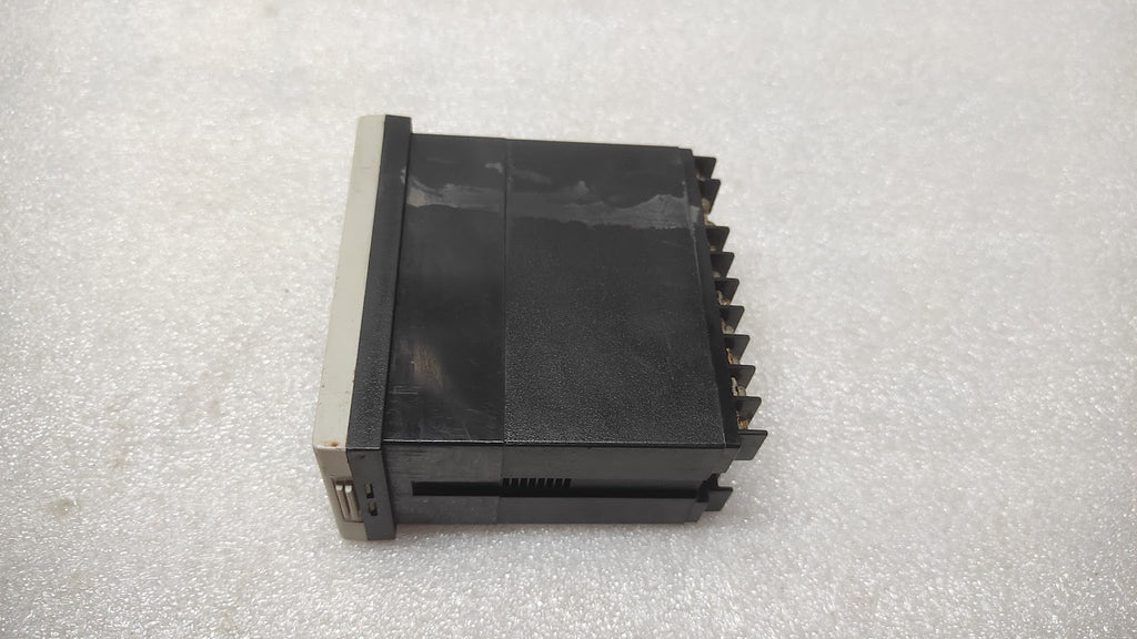 HONEYWELL FY800-701000 PID TEMPERATURE CONTROLLER 85-265VAC