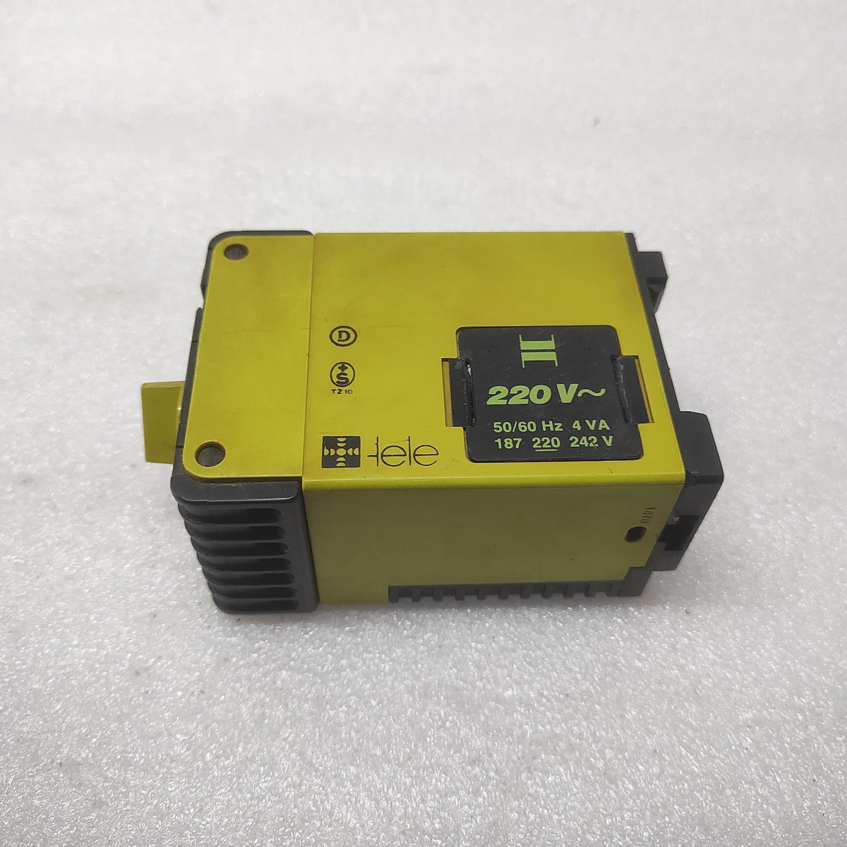 TELE EDK TIME RELAY 0-10MIN 220V