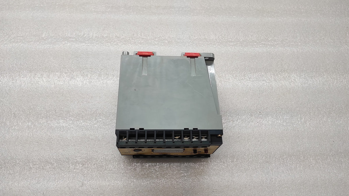 SCHLEICHER SIW1003 LINE MONITORING RELAY 18210945-824-048 230VAC  0-80K ohm