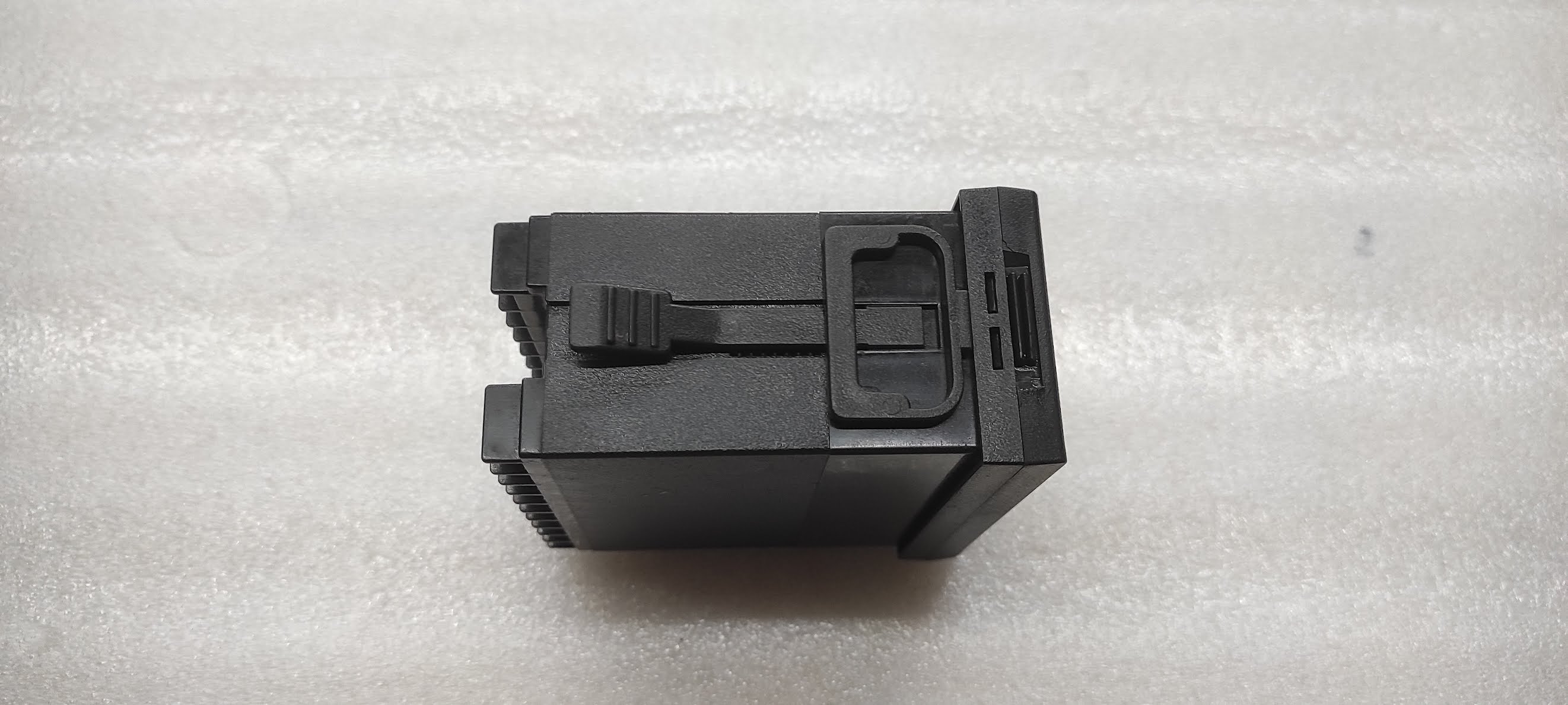 HONEYWELL DC1020 TEMPERATURE CONTROLLER DC1020CT30100B-E 85-265V