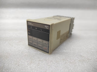 FUJI ELECTRIC PZY4 TEMPERATURE CONTROLLER 85-265V