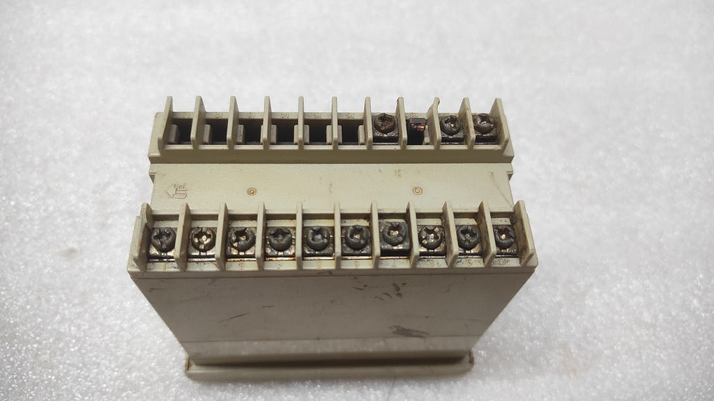 HONEYWELL FU86-701000 PID TEMPERATURE CONTROLLER 85-265VAC