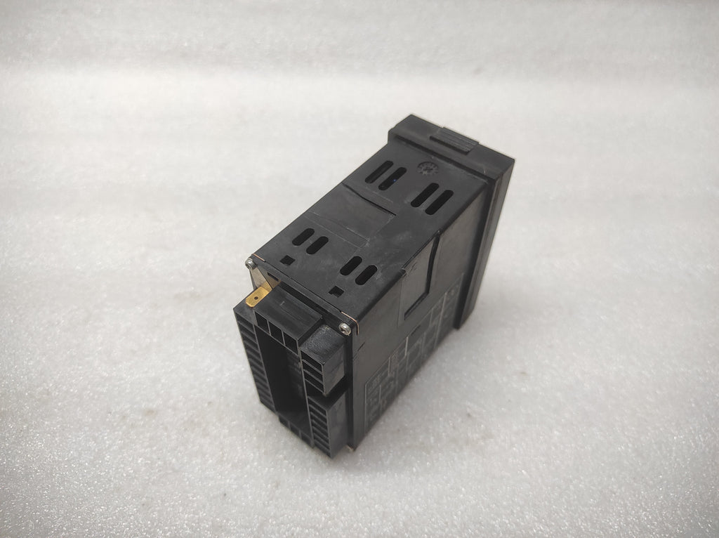JUMO DTRON 08.1 TEMPERATURE CONTROLLER 703032/50-001-000-00-001 93-263V 70/00340