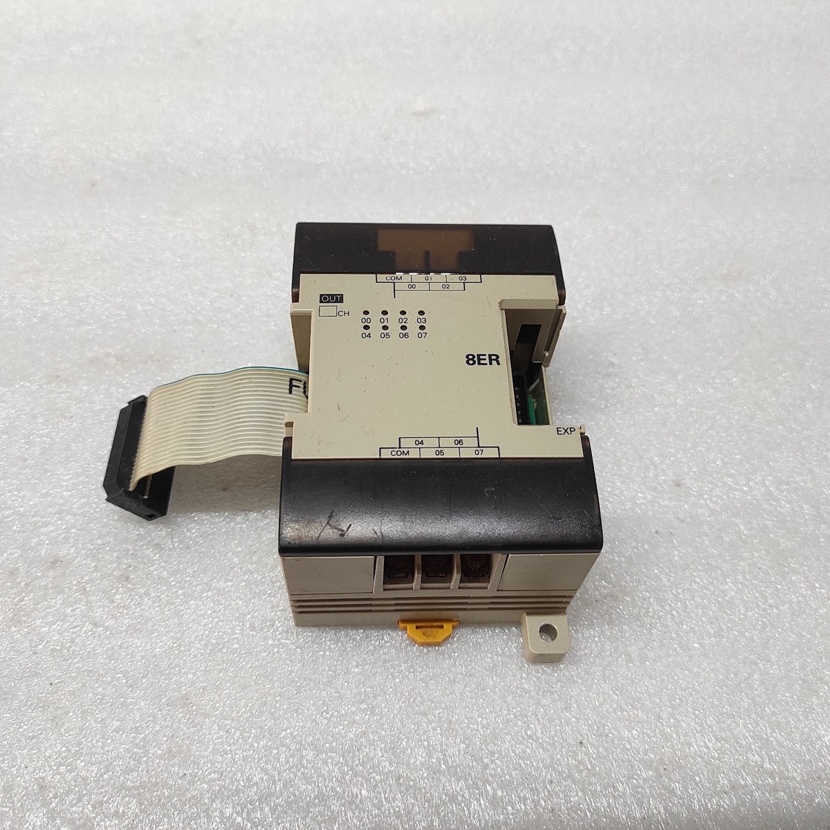 OMRON CPM1A-8ER OUT UNIT LOT OF 2 UNIT