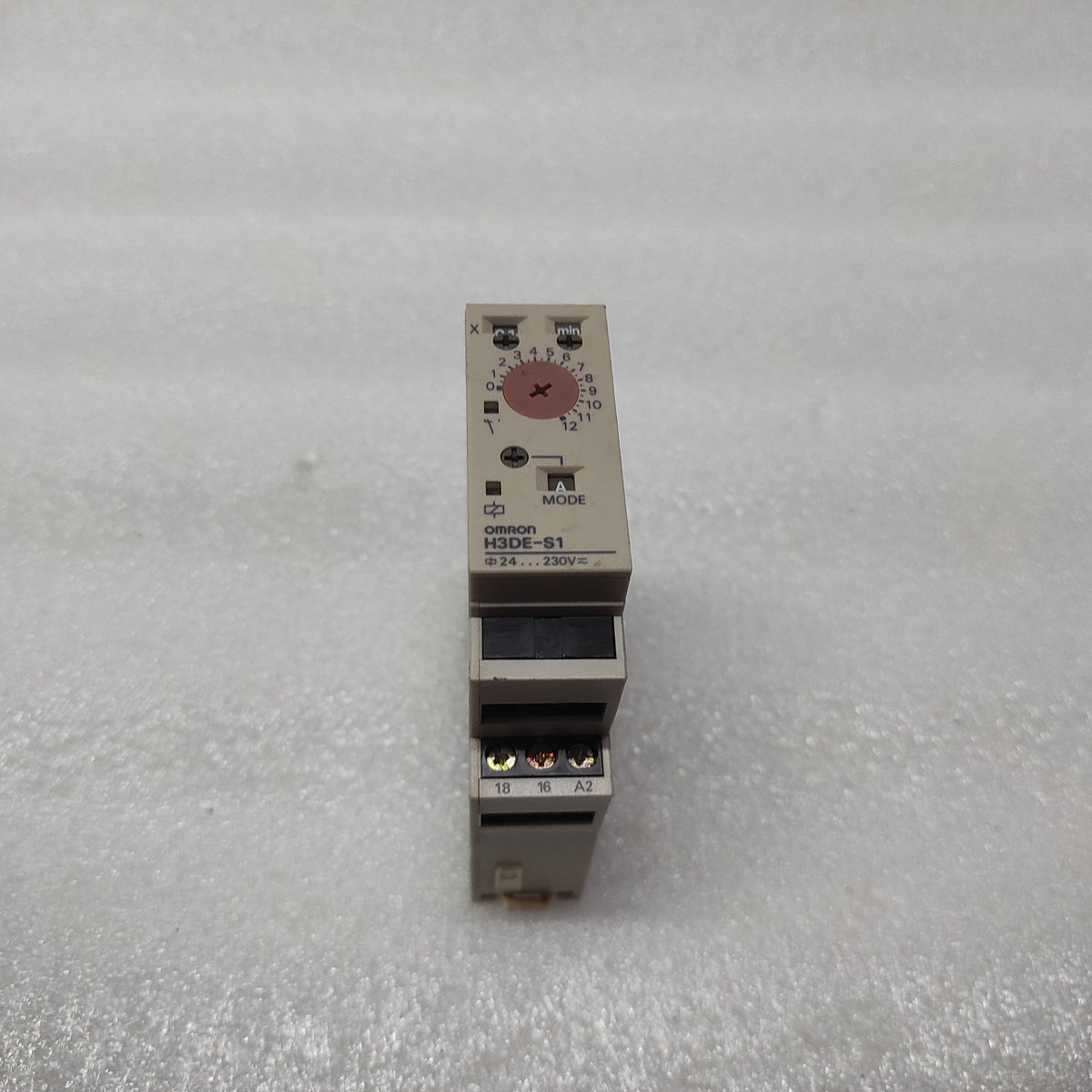 OMRON H3DE-S1 MULTIFUNCTION TIME DELAY RELAY 24-230VAC/DC