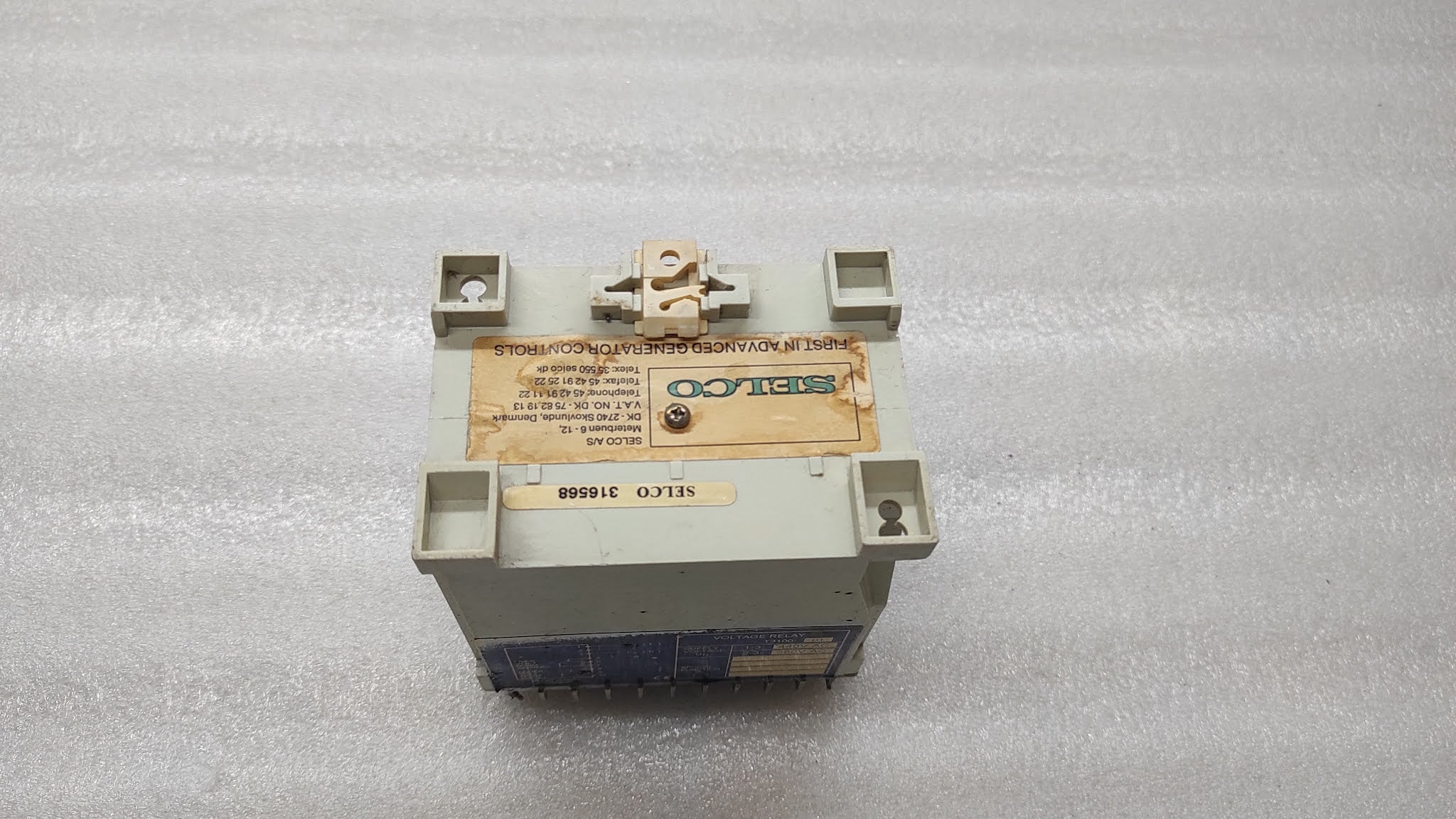 SELCO T3100-01 VOLTAGE RELAY 440VAC BODY BURNT