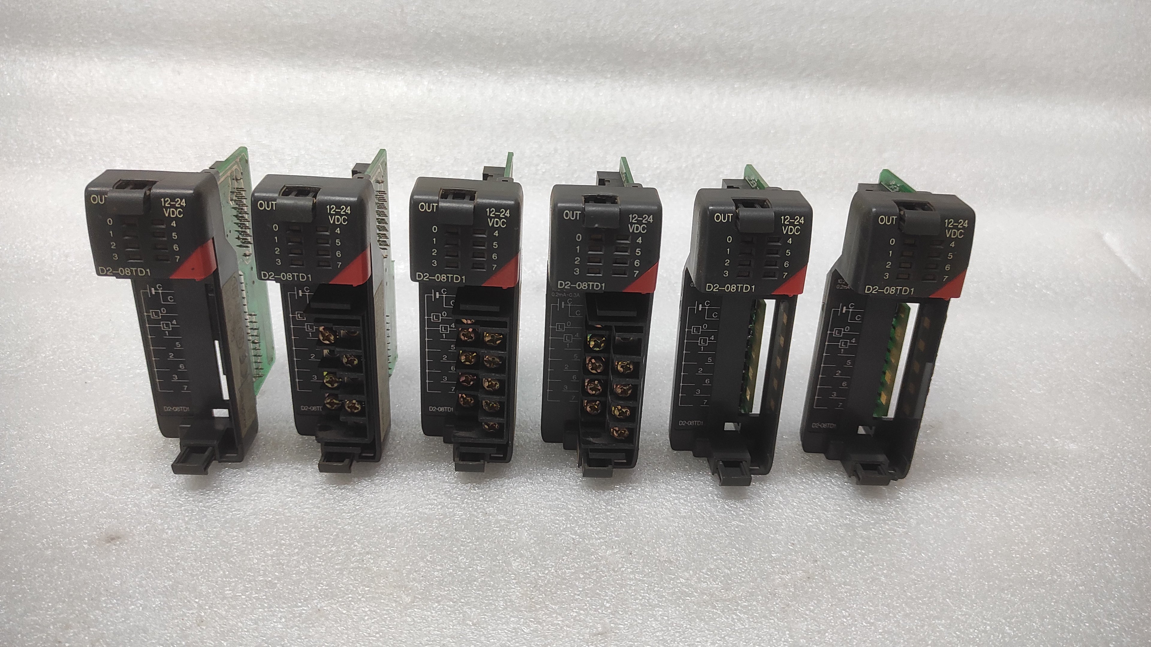 PLC DIRECT D2-08TD1 DISCRETE OUTPUT MODULE LOT  OF 2 UNIT
