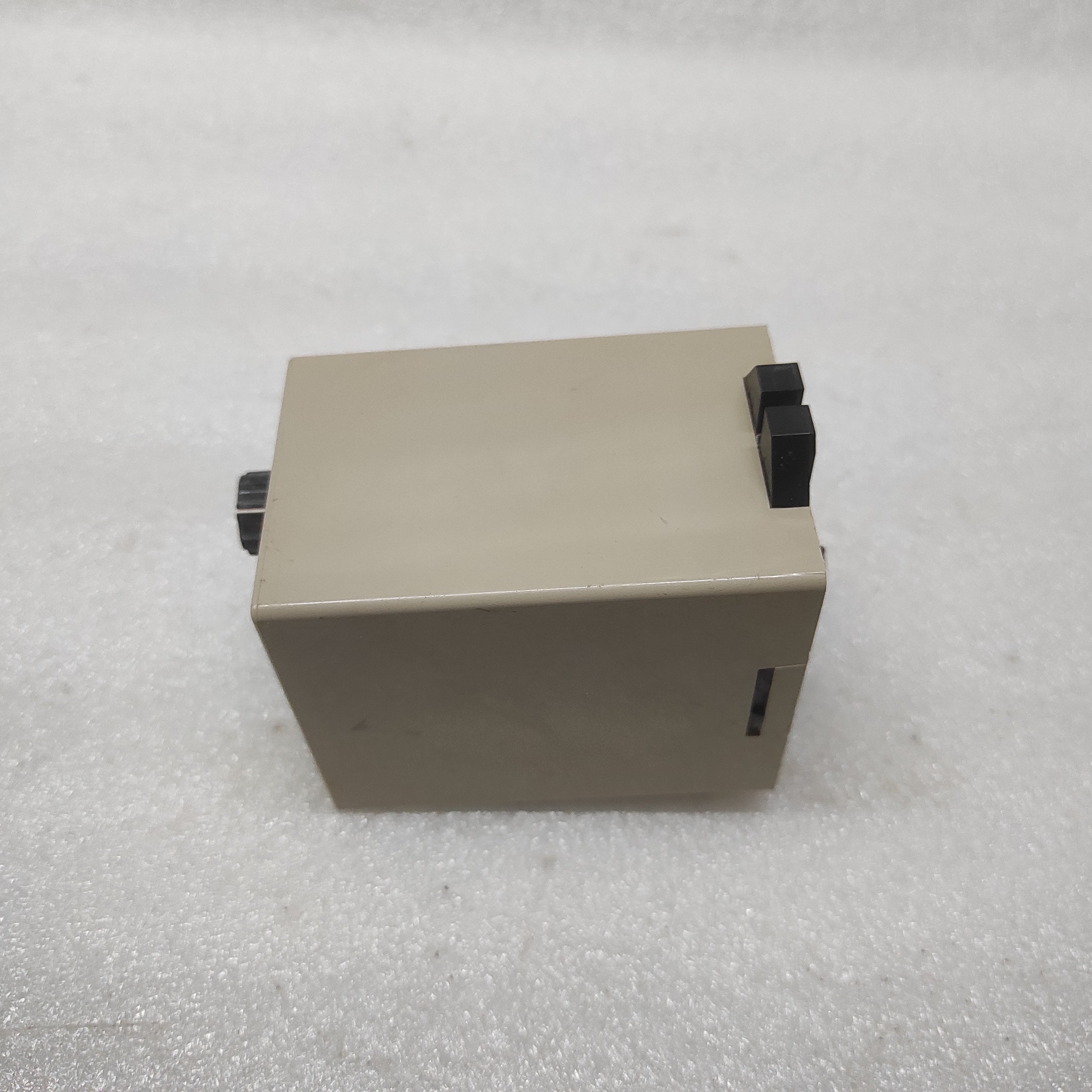 OMRON SDV-FL2 VOLTAGE SENSOR 24VDC