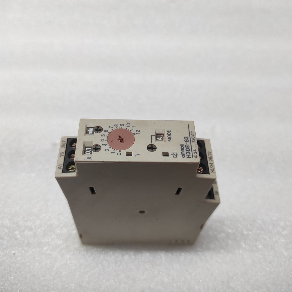 OMRON H3DE-S2 MULTIFUNCTION TIME DELAY RELAY 0.1S-120H 24-230VAC/DC