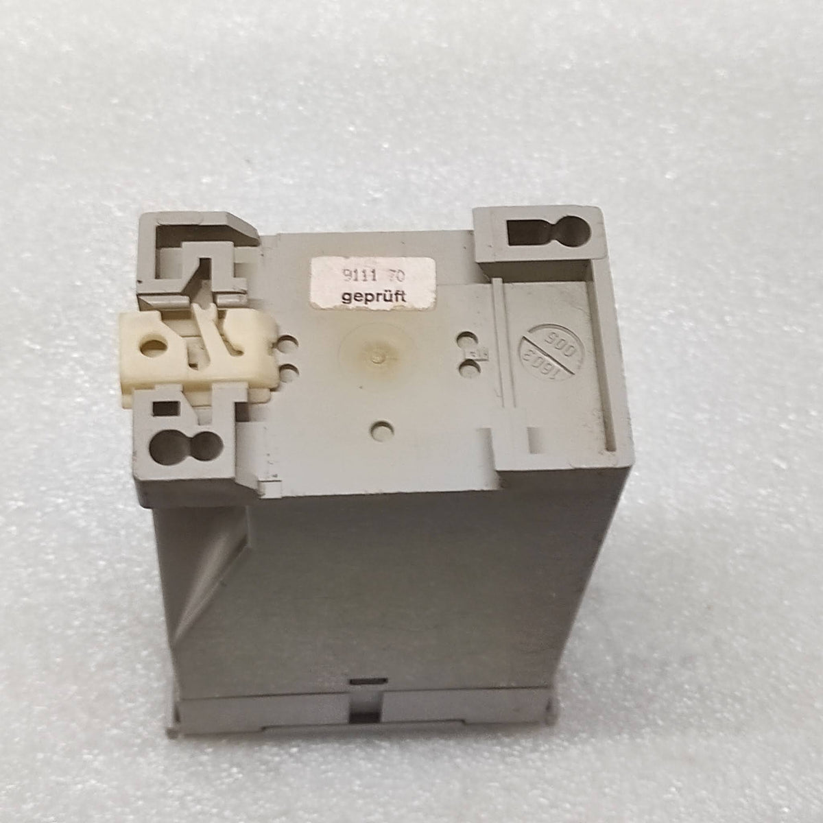 DOLD AI 898/20 VOLT METER DC 24V