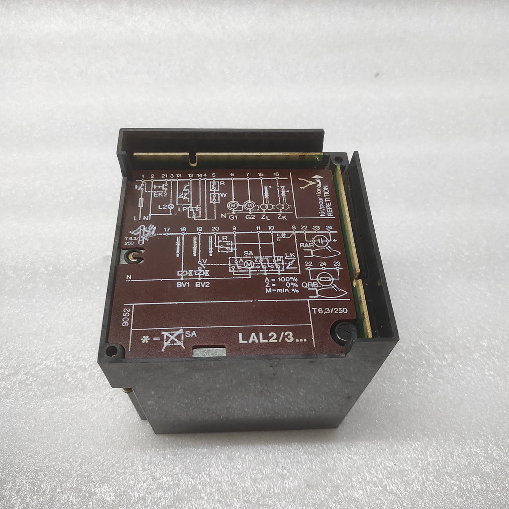 Landis & Gyr LAL 2.25 Burner Control 220-240 VAC WITHOUT BASE