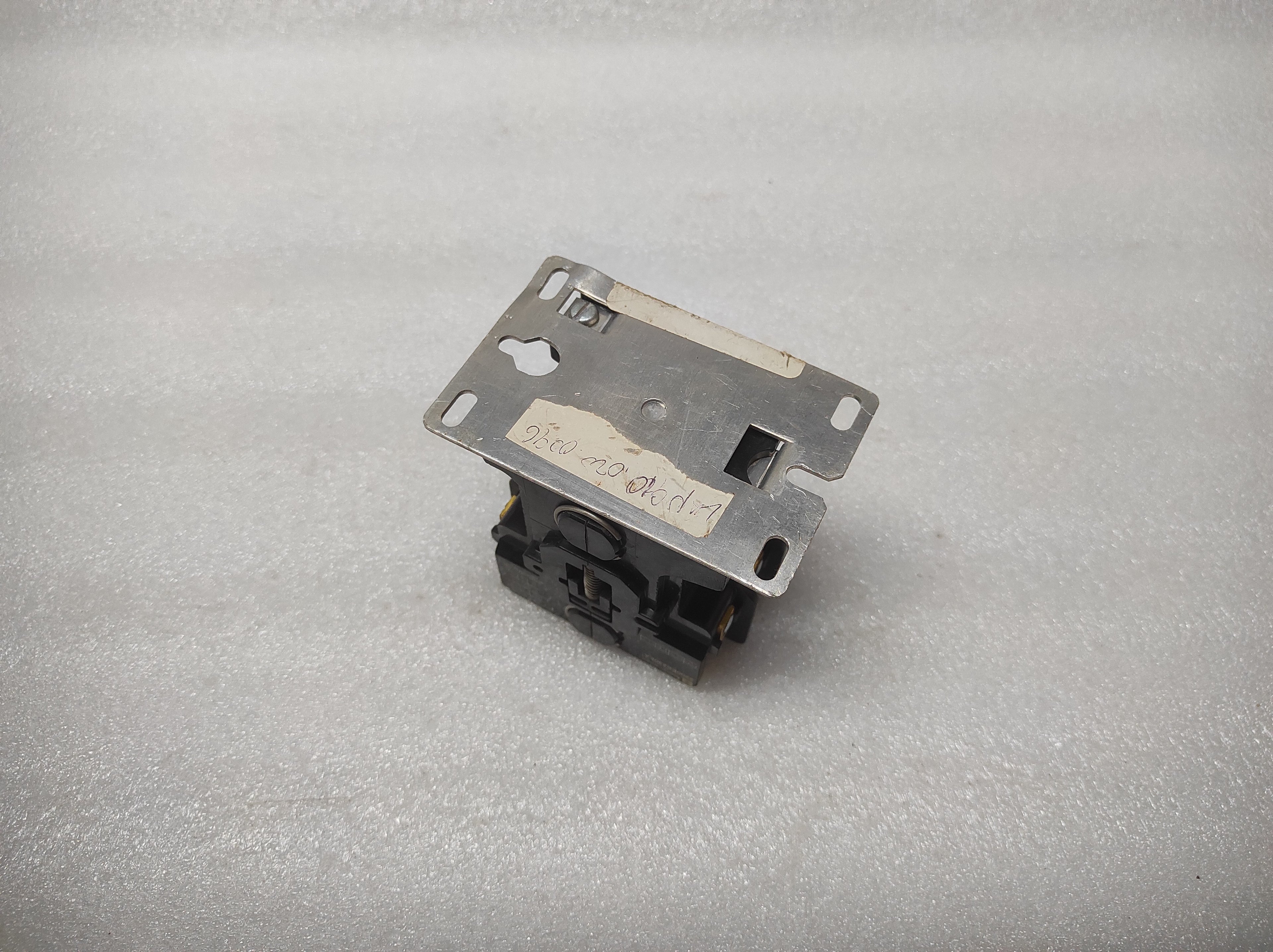 TELEMECANIQUE 2200EB230EA MAGNETIC CONTACTOR COIL VOLTAGE 24VAC