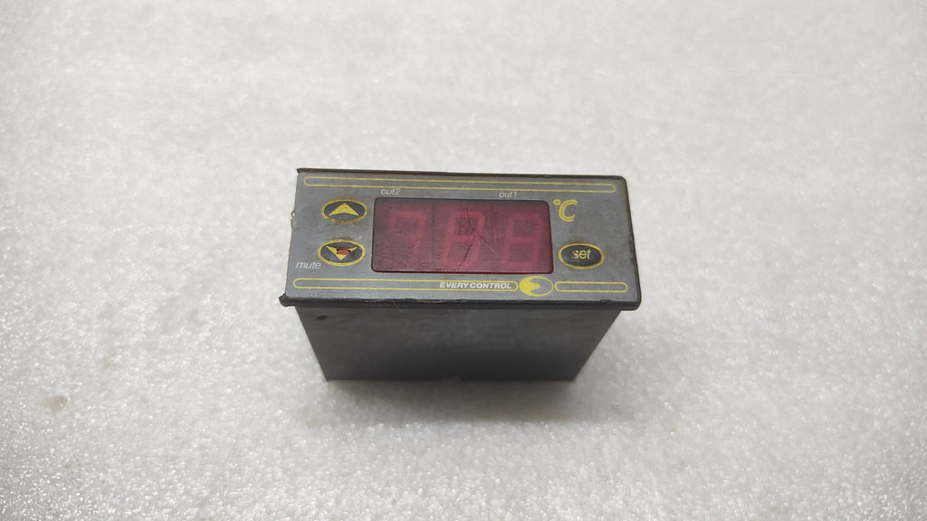 EVERY CONTROL EX 3-132 C024 TEMPERATURE CONTROLLER 12-24VAC/DC EC3132C024