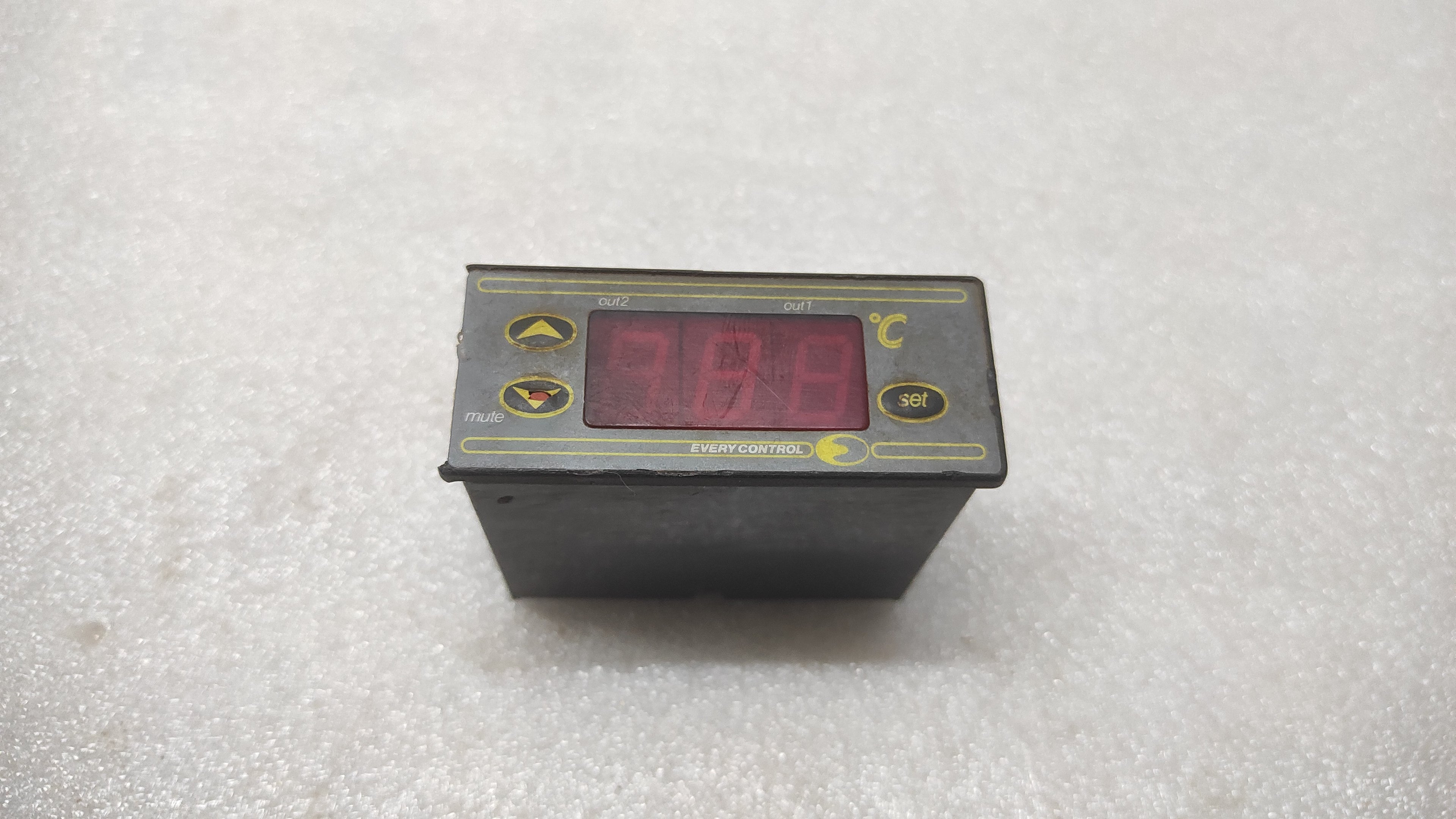 EVERY CONTROL EX 3-132 C024 TEMPERATURE CONTROLLER 12-24VAC/DC EC3132C024