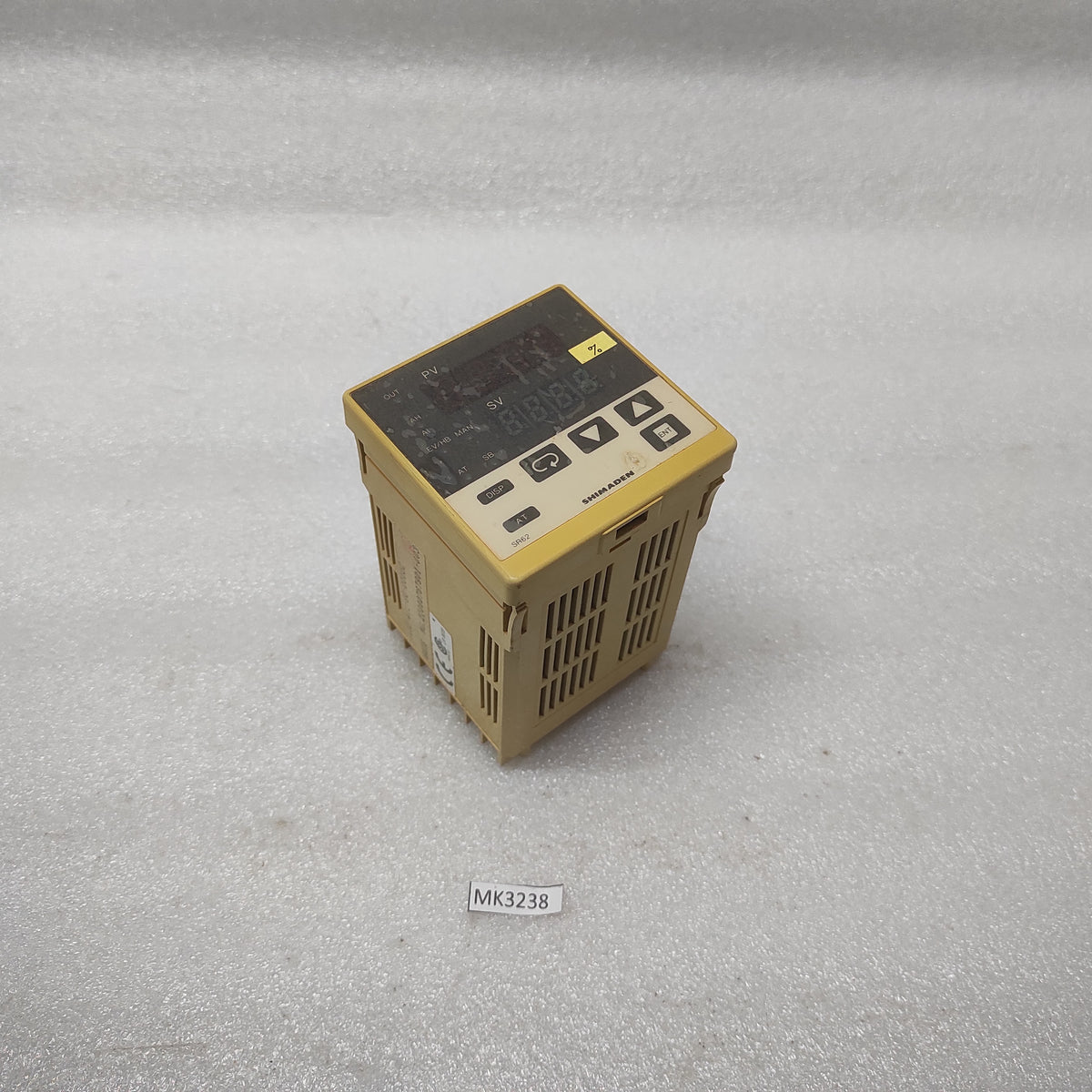 SHIMADEN SR62 TEMPERATURE CONTROLLER SR62-411-90-0000C 100-240V