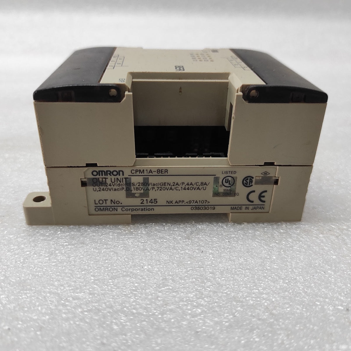 OMRON CPM1A-8ER OUT UNIT LOT OF 2 UNIT
