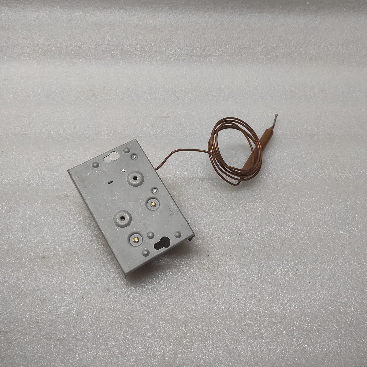 PECIFIC PLS-085A TEMPERATURE CONTROLLER