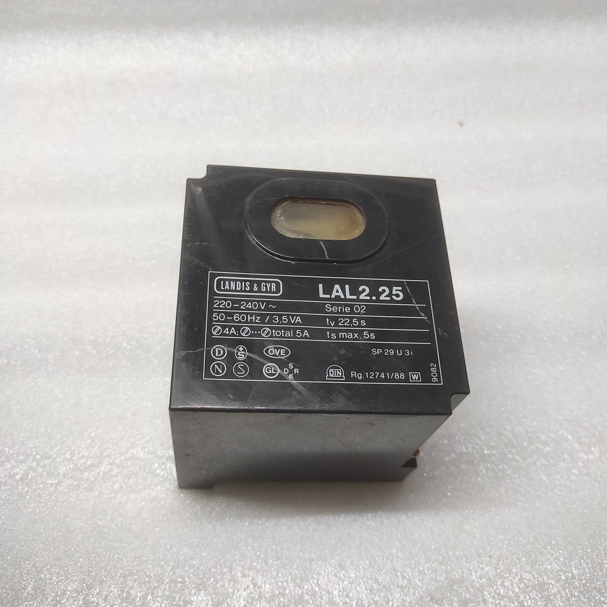 Landis & Gyr LAL 2.25 Burner Control 220-240 VAC WITHOUT BASE