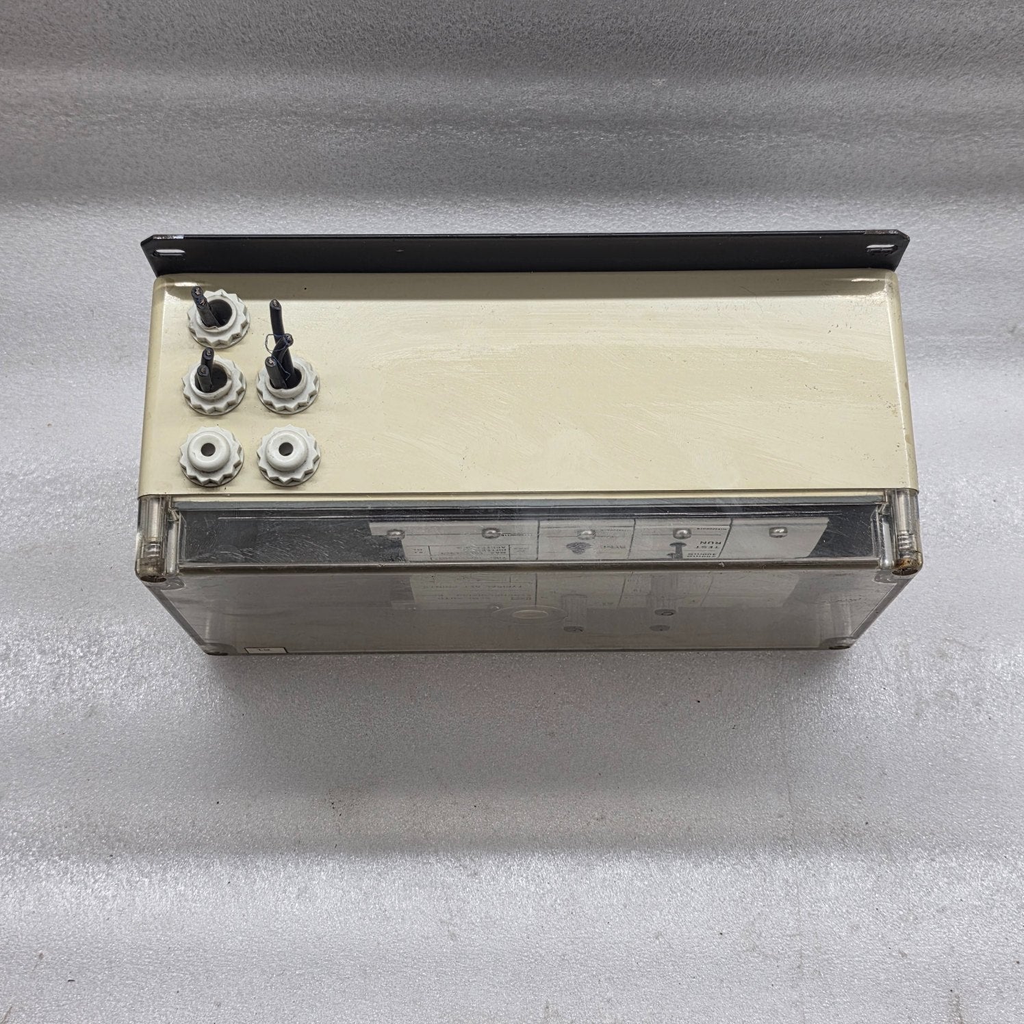 DEIF  SEMI-AUTO SYNCHRONISING RELAY