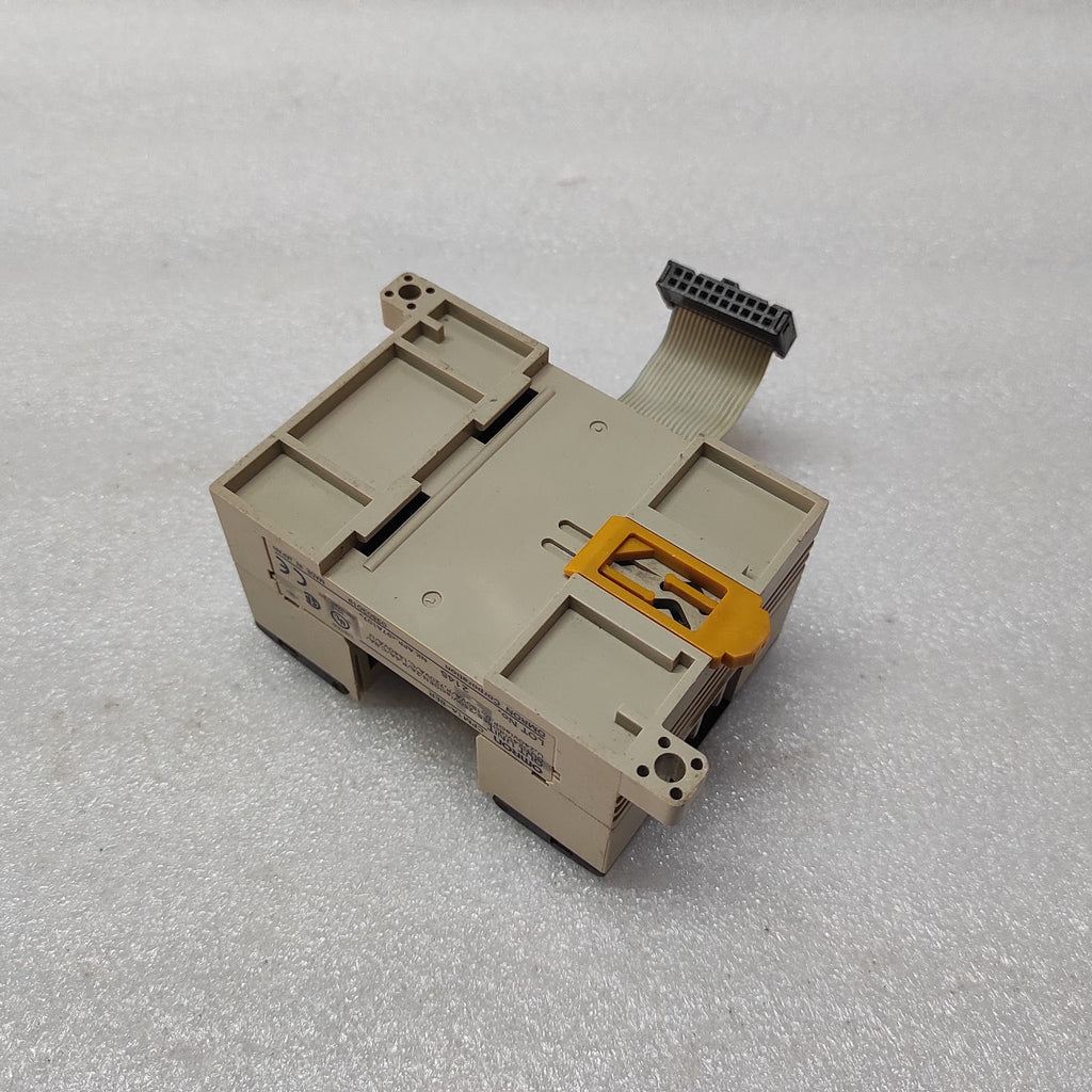 OMRON CPM1A-8ER OUT UNIT LOT OF 2 UNIT