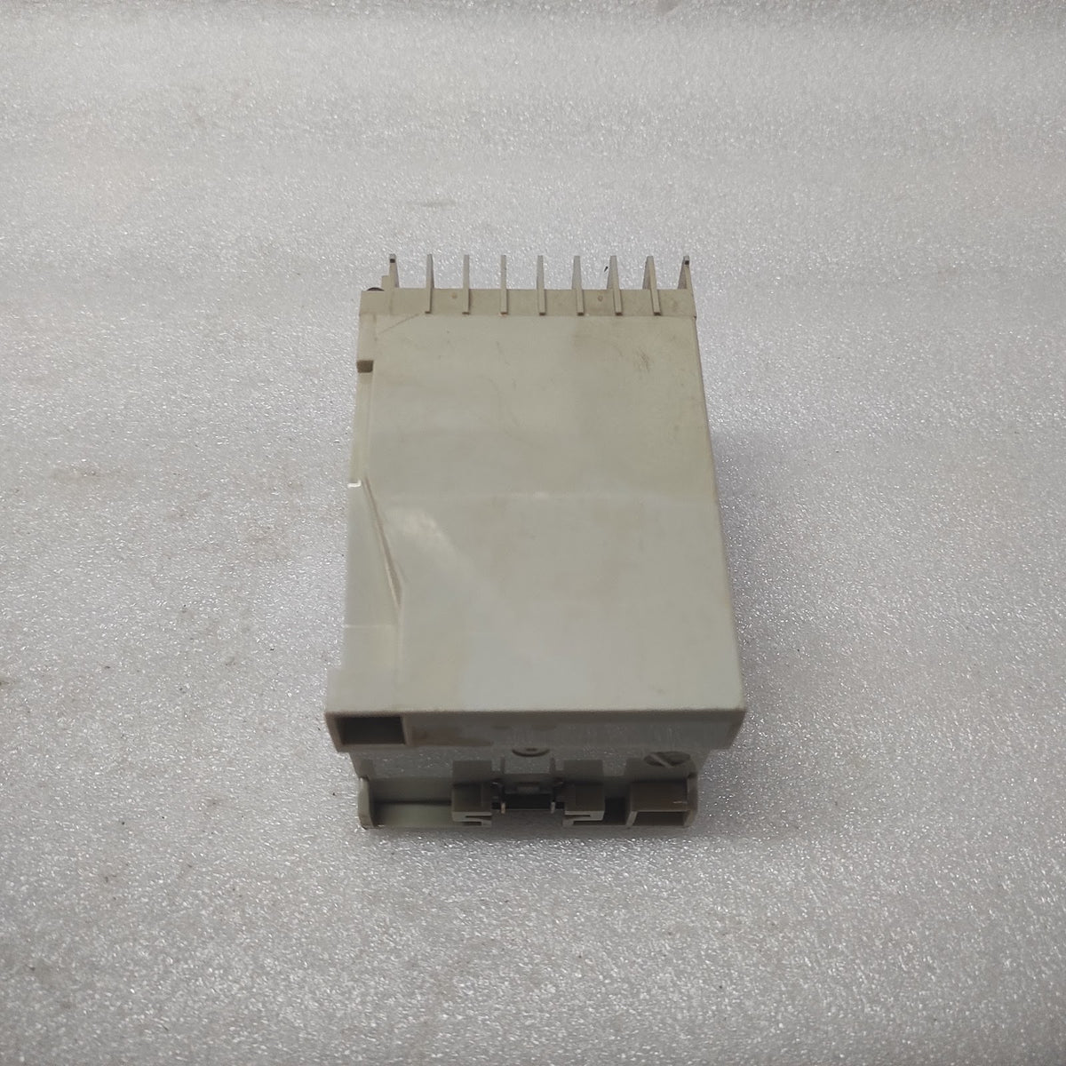 CROMPTON 253 PAOW PROTECTOR 415V