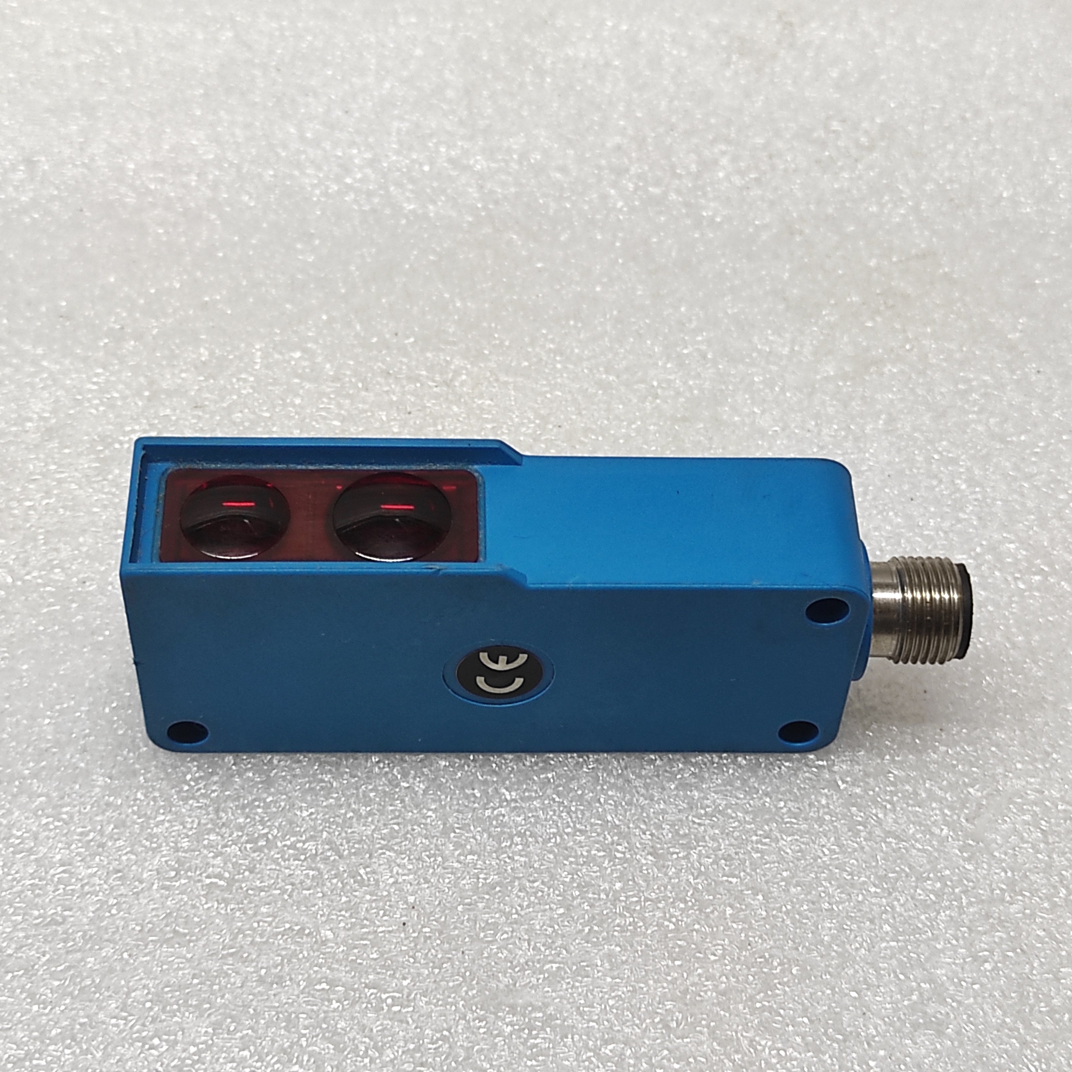 WENGLOR HN22PA3 REFLEX SENSOR WITH BACKGROUND SUPPRESSION 10-30VDC