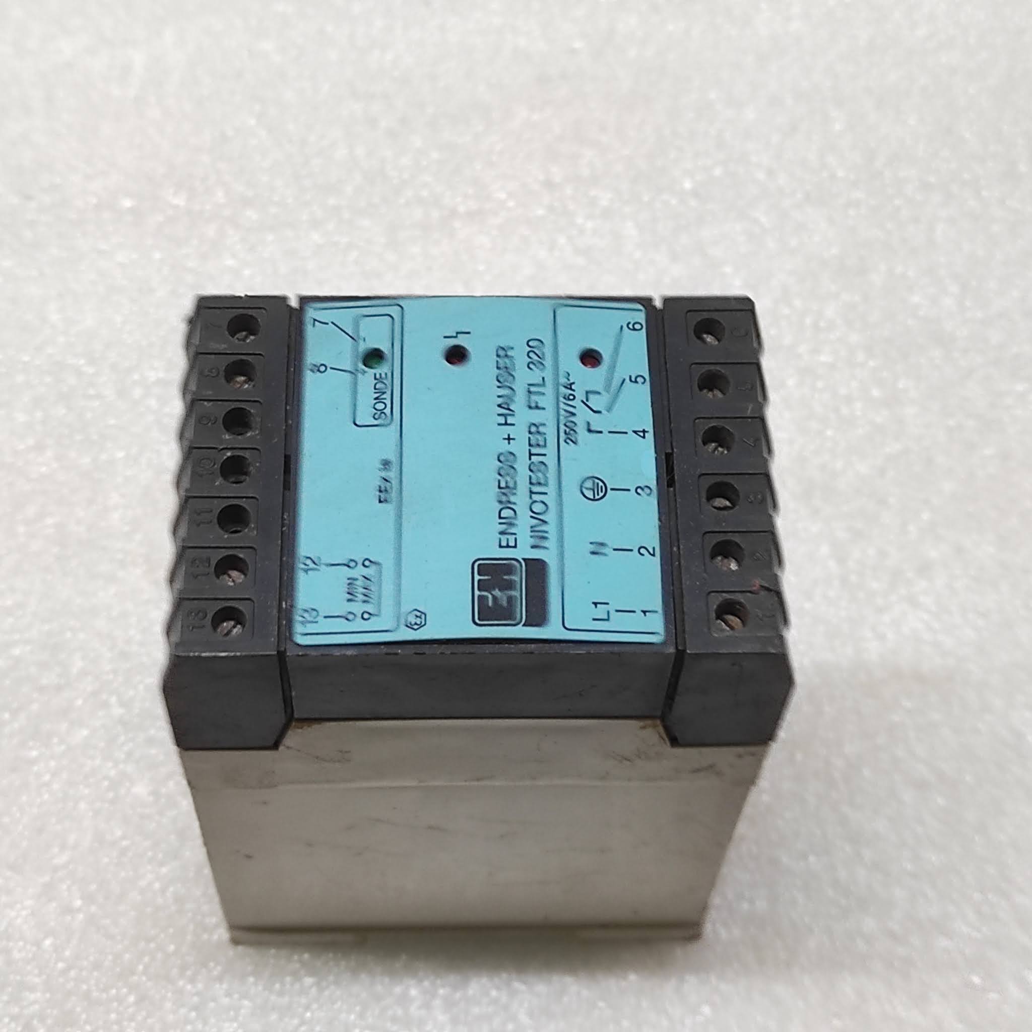 ENDRESS HAUSER FTL 320 LIMIT LEVEL SWITCH 919929-0001 FTL320-G1A1