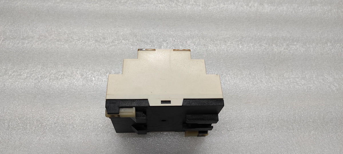TELEMECANIQUE SR1-A101BD LOGIC RELAY 24VDC