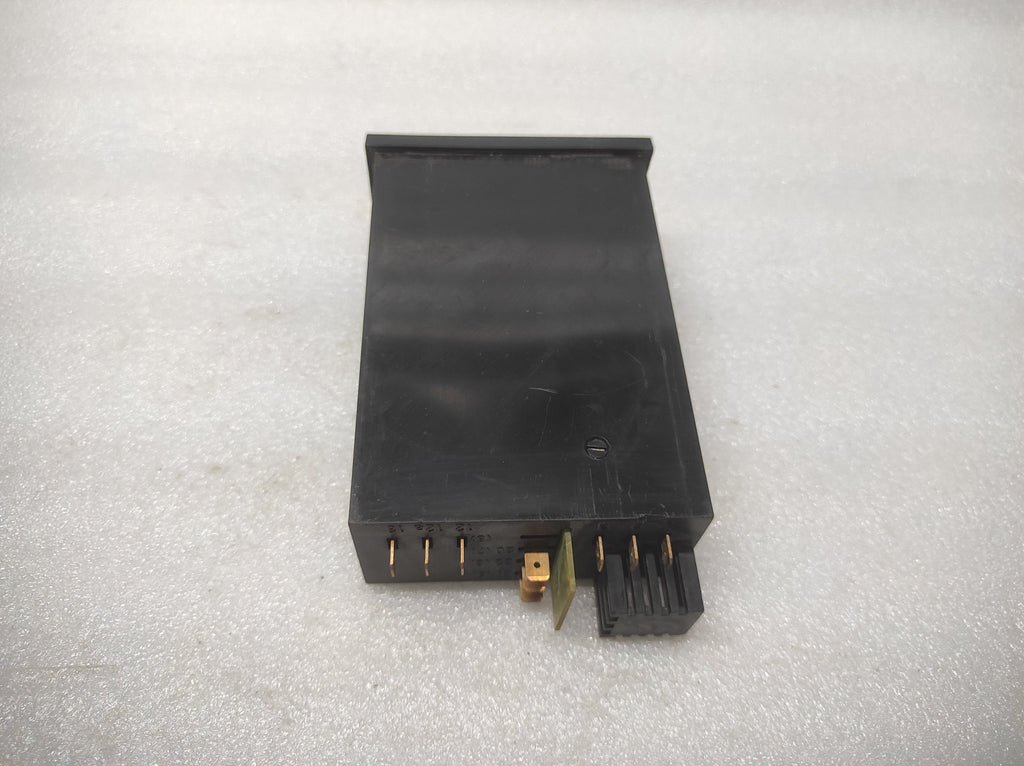 JUMO TRON HROW-48/DI-D3 TEMPERATURE CONTROLLER 220VAC PT100 0-399'C