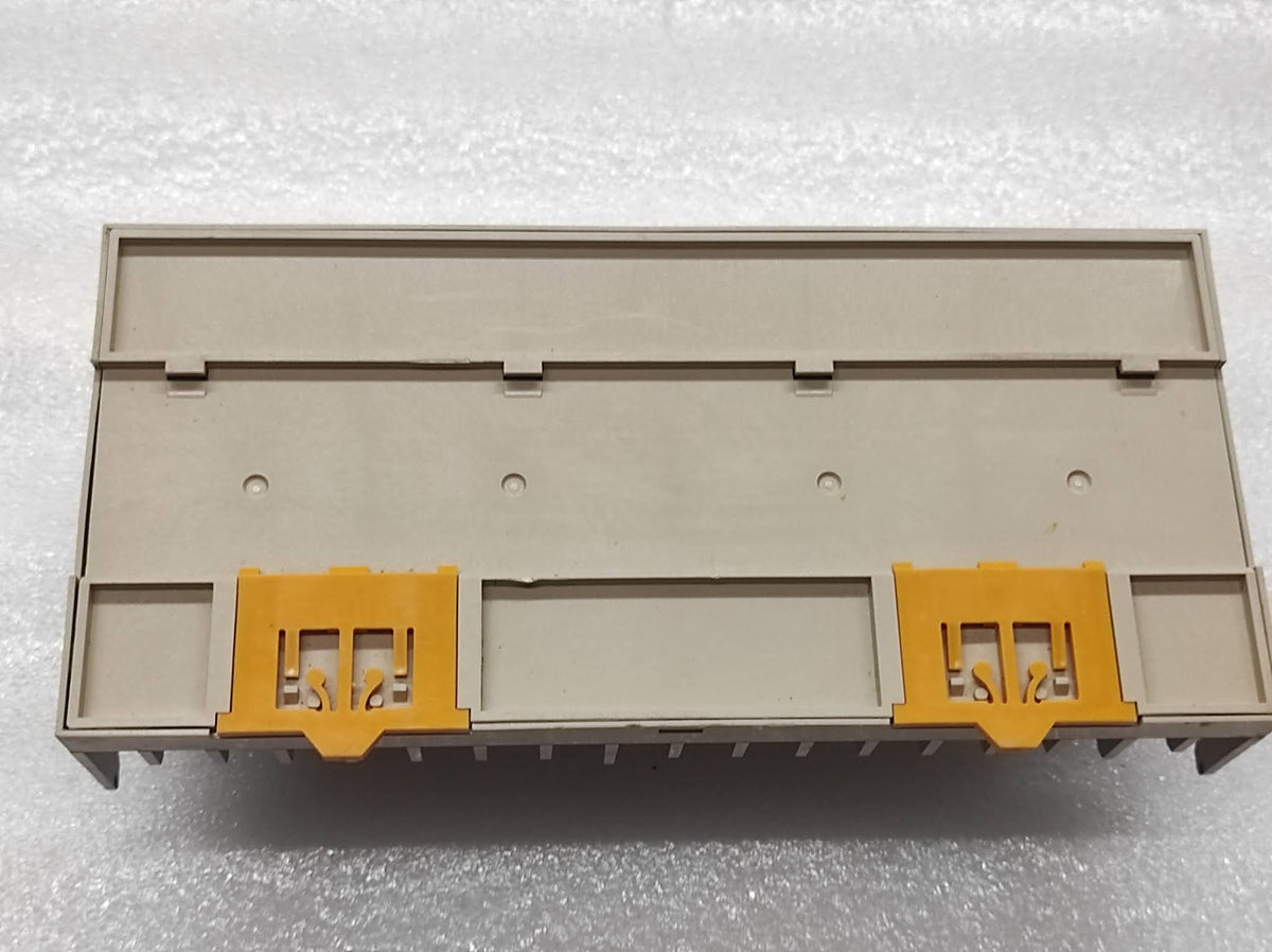 OMRON G7T 1122S 110-120VAC 15 UNIT RELAY WITH BASE MODULE