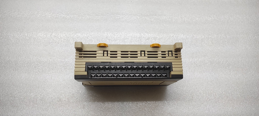 OMRON CPM1A-40CDR-D-V1 PROGRAMMABLE CONTROLLER