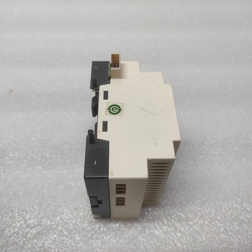 SE ZELIO SR3 XT101BD DISCRETE I/O EXTENSION MODULE 88960221