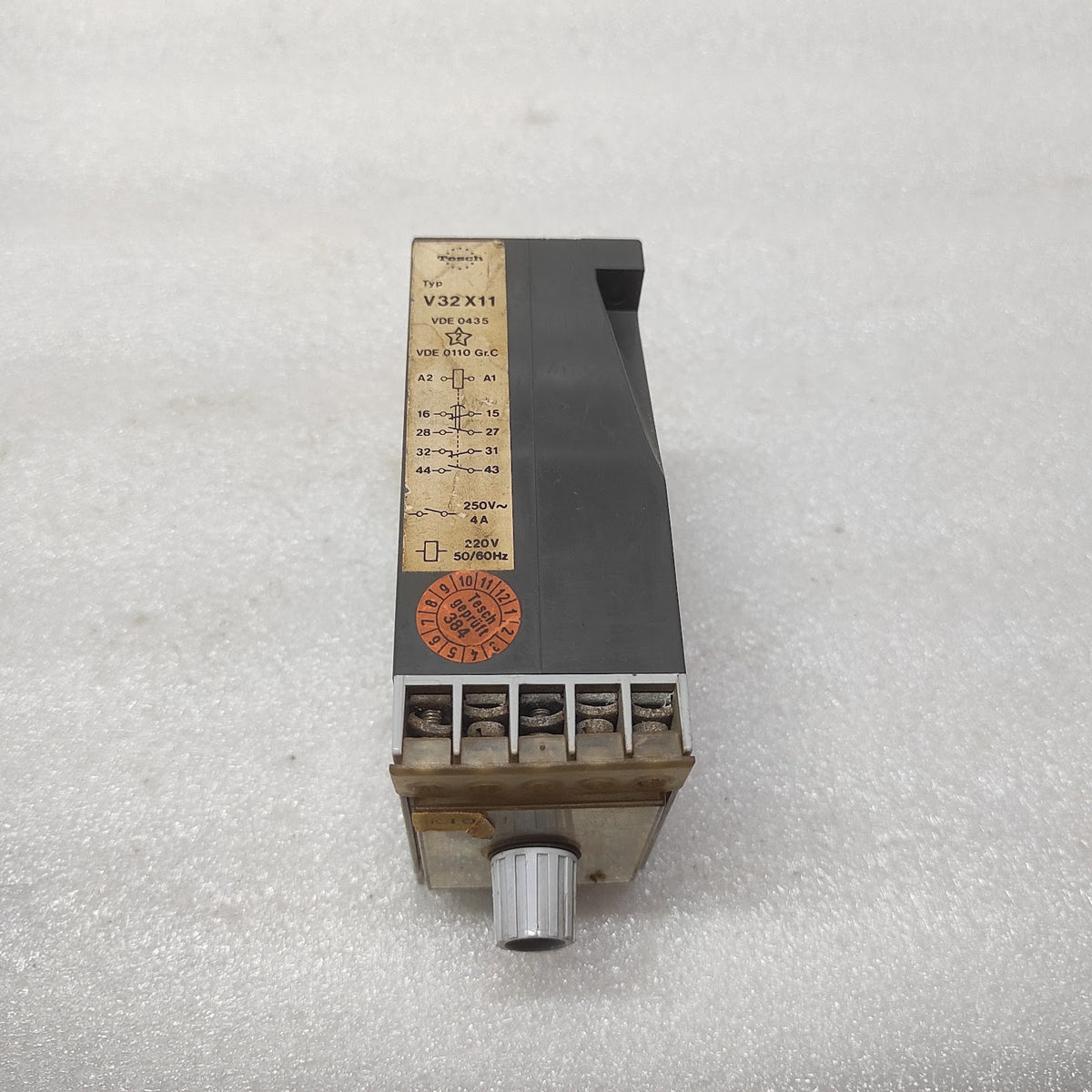 TEACH V32 X11 MULTIFUNCTION TIMER 220V