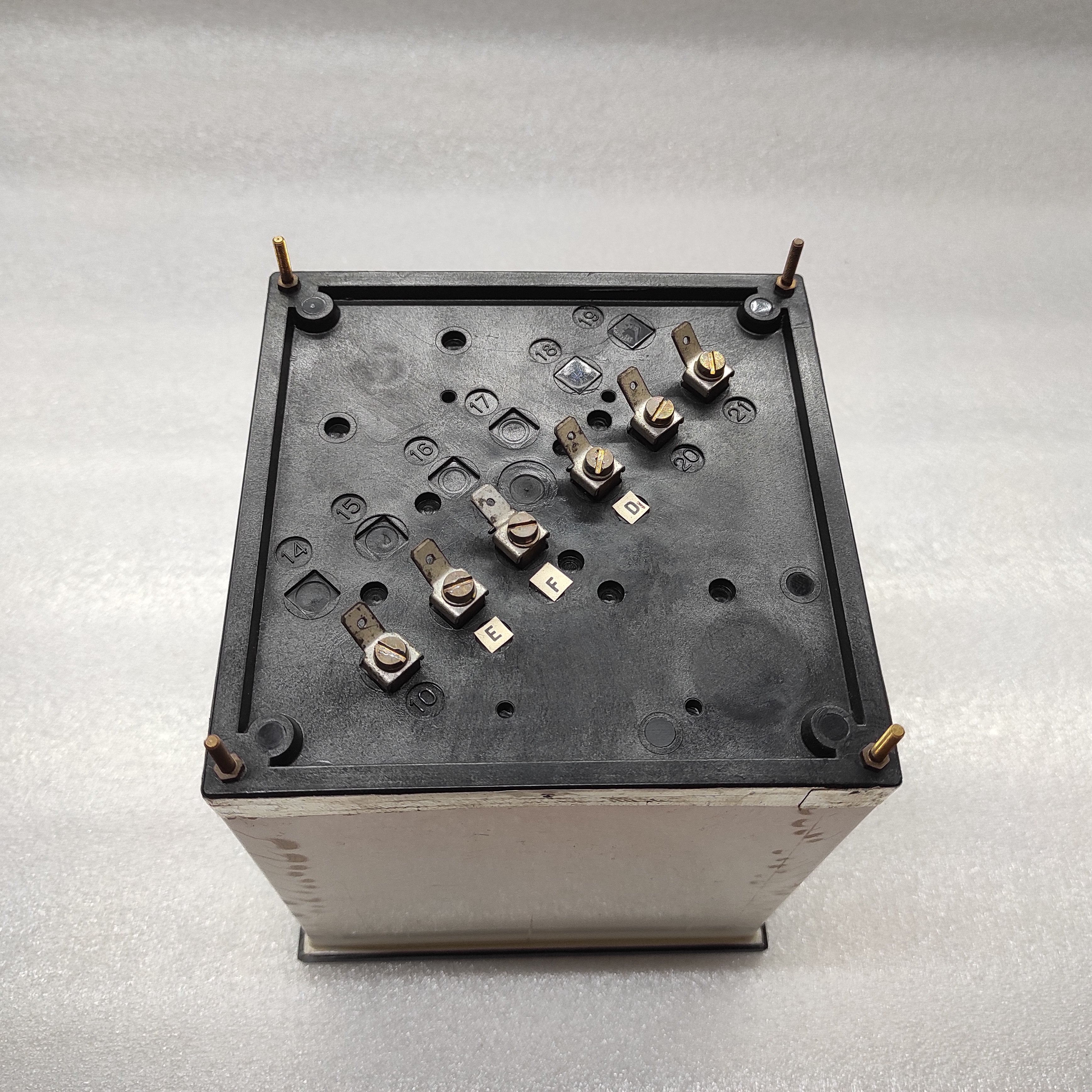 SYNCHRONIZING GENERATOR S560/2 100V