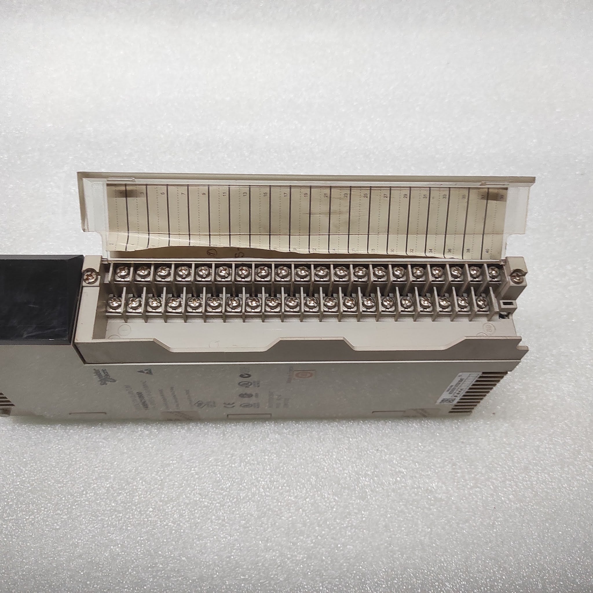 SE 140EHC10500 INPUT/OUTPUT 8-CH MODULE