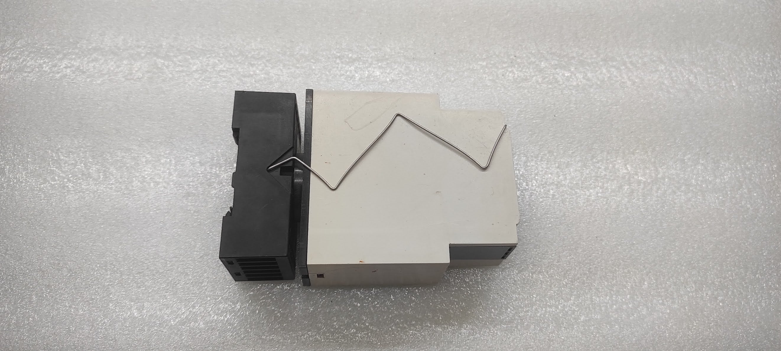 CARLO GAVAZZI PBB01DM24 TRUE DELAY  ON RELEASE TIMER 24-240VAC/DC PBB01DM24