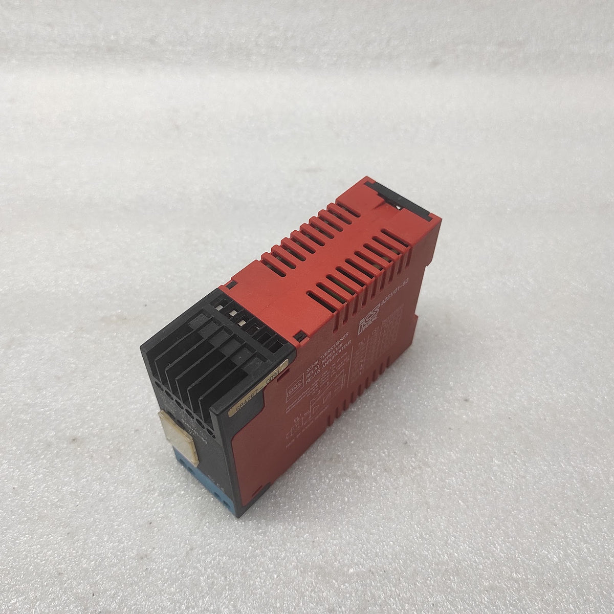 STAHL 9251/01-60 RELAY REPEATER 230VAC