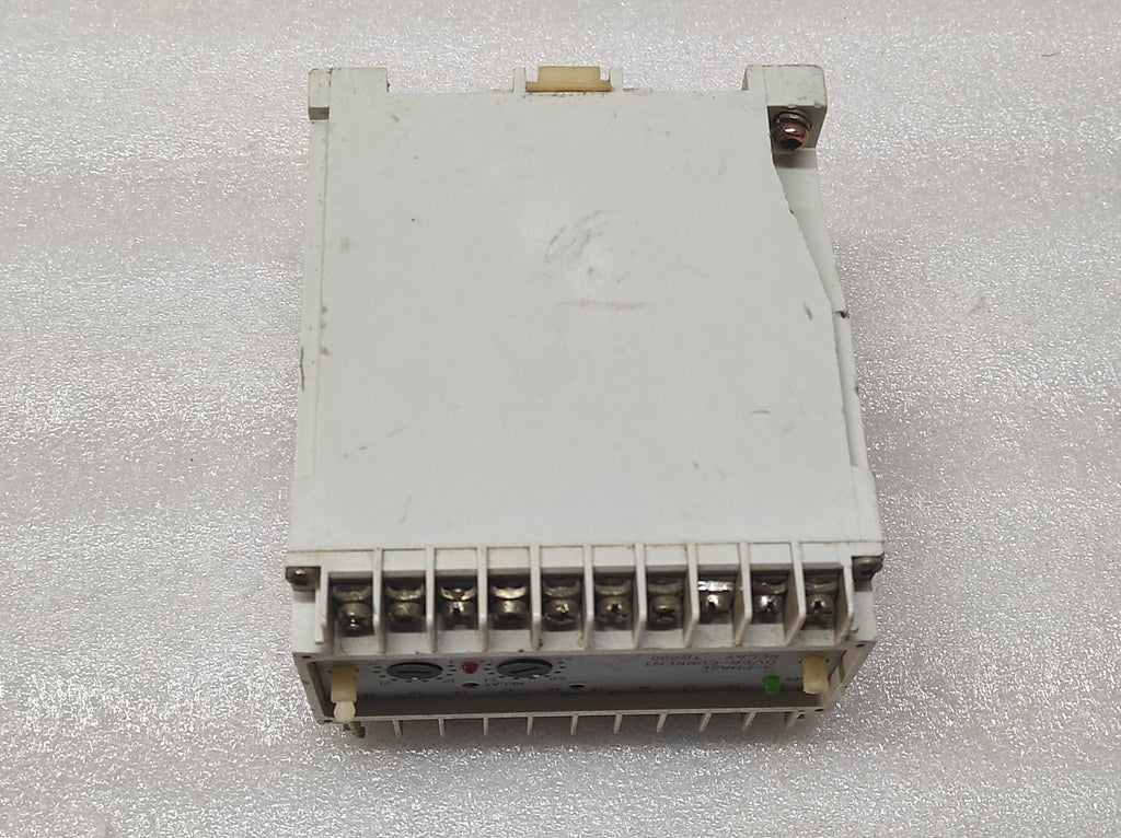 SELCO T2200-12 3-PHASE OVERCURRENT RELAY | 5A | 110 / 220V AC